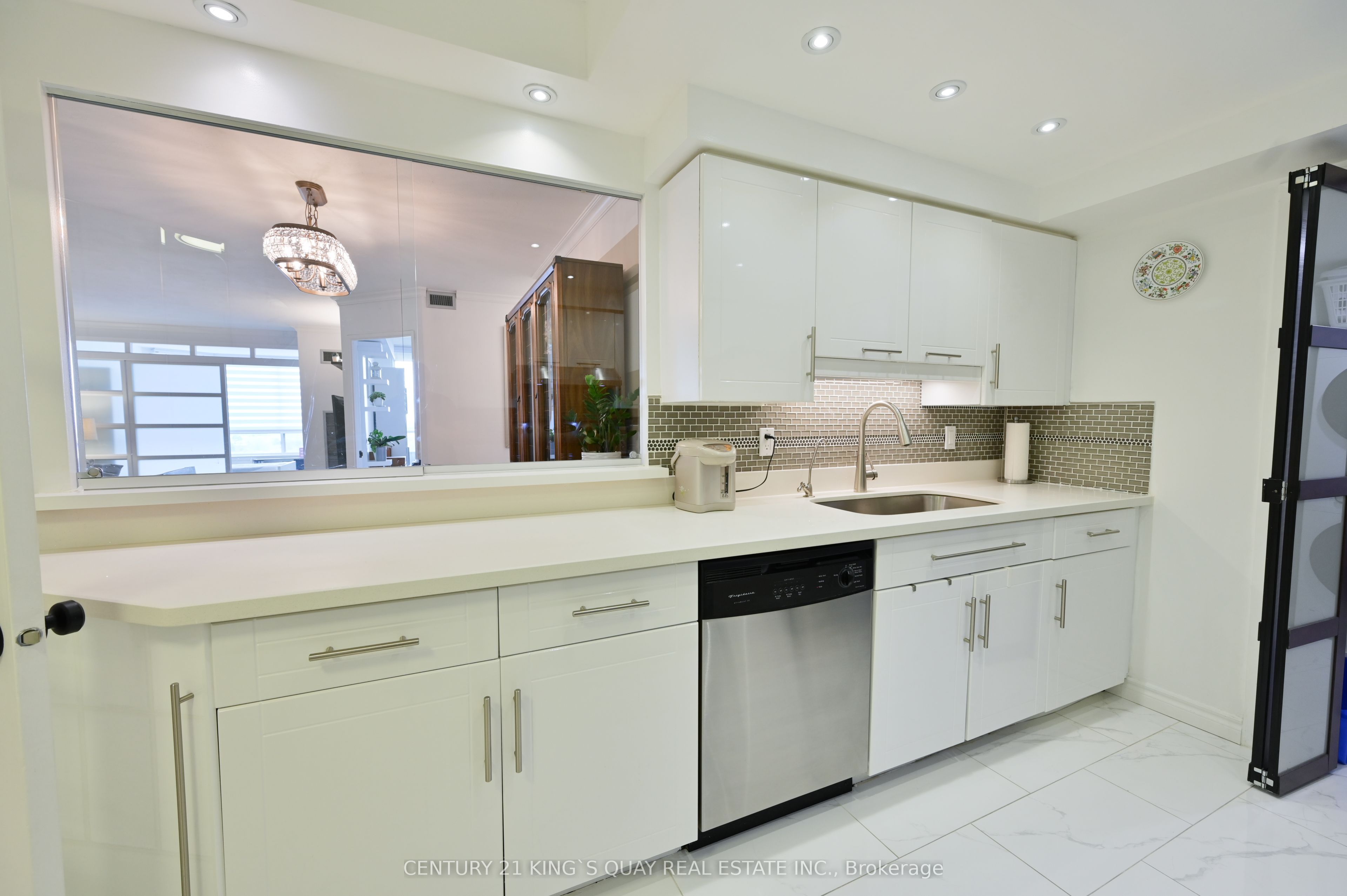 175 Bamburgh Circle 1502, Toronto, ON M1W 3X8 photo 3