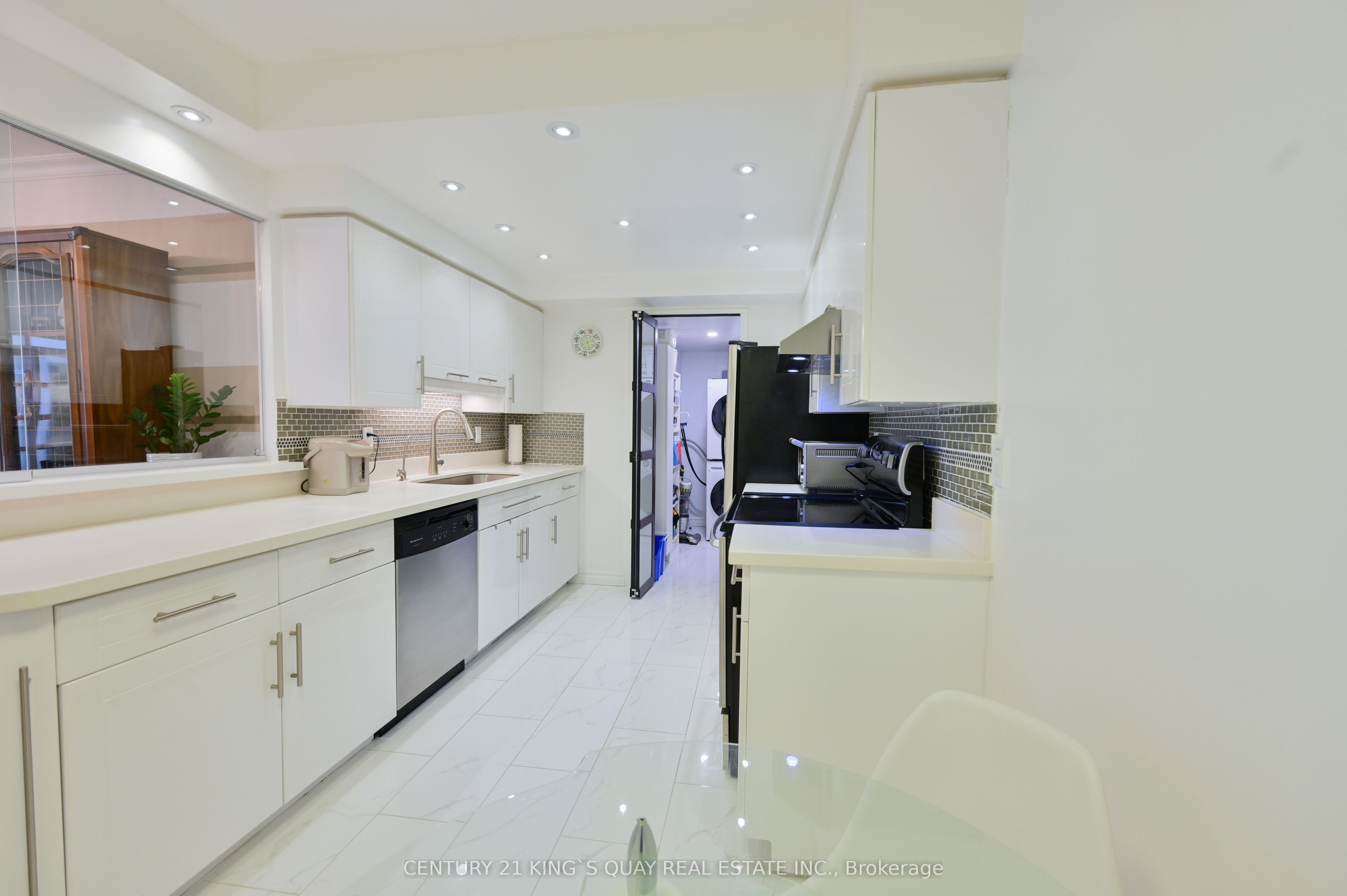 175 Bamburgh Circle 1502, Toronto, ON M1W 3X8 photo 4