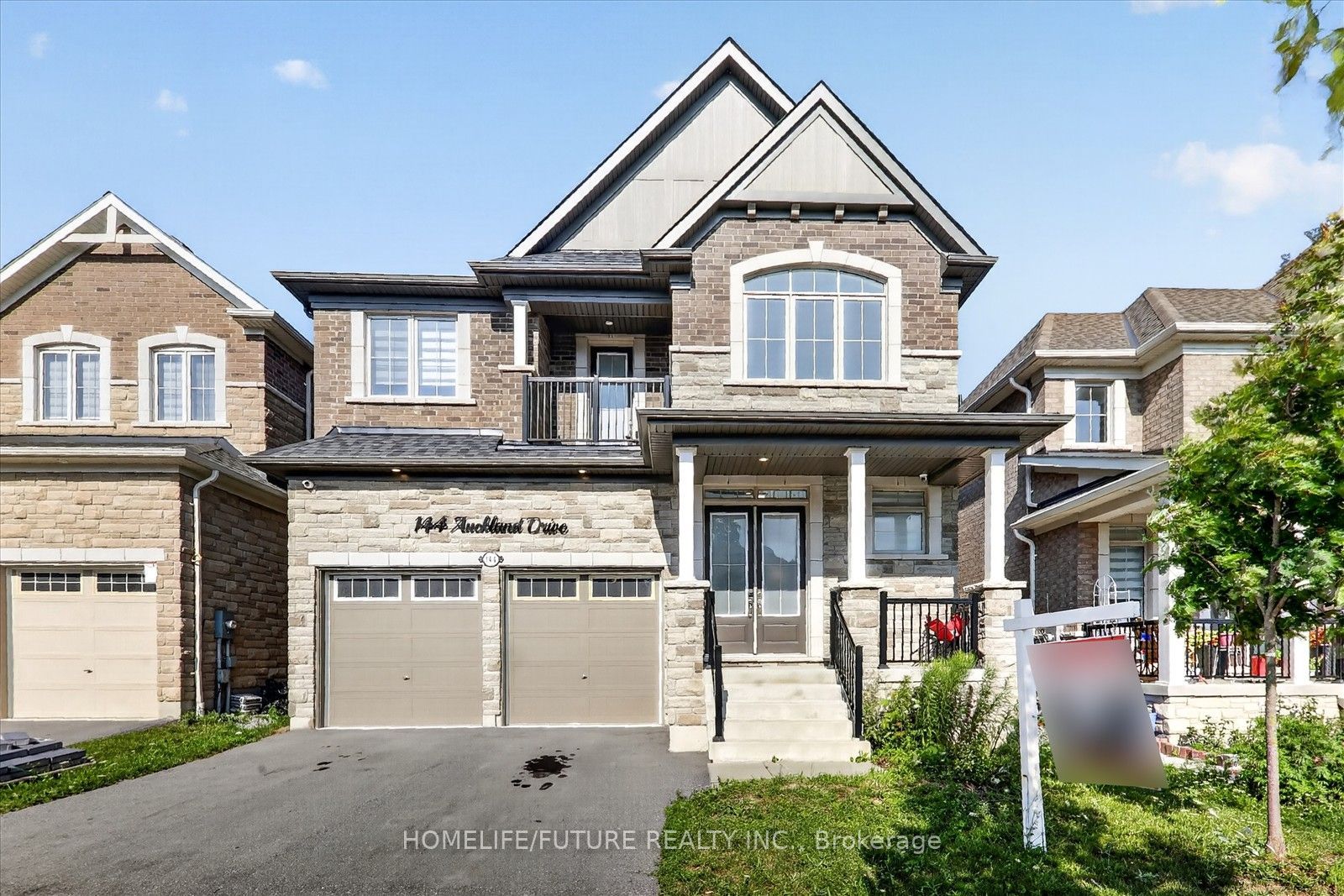144 Auckland Drive, Whitby, ON L1P 0J2