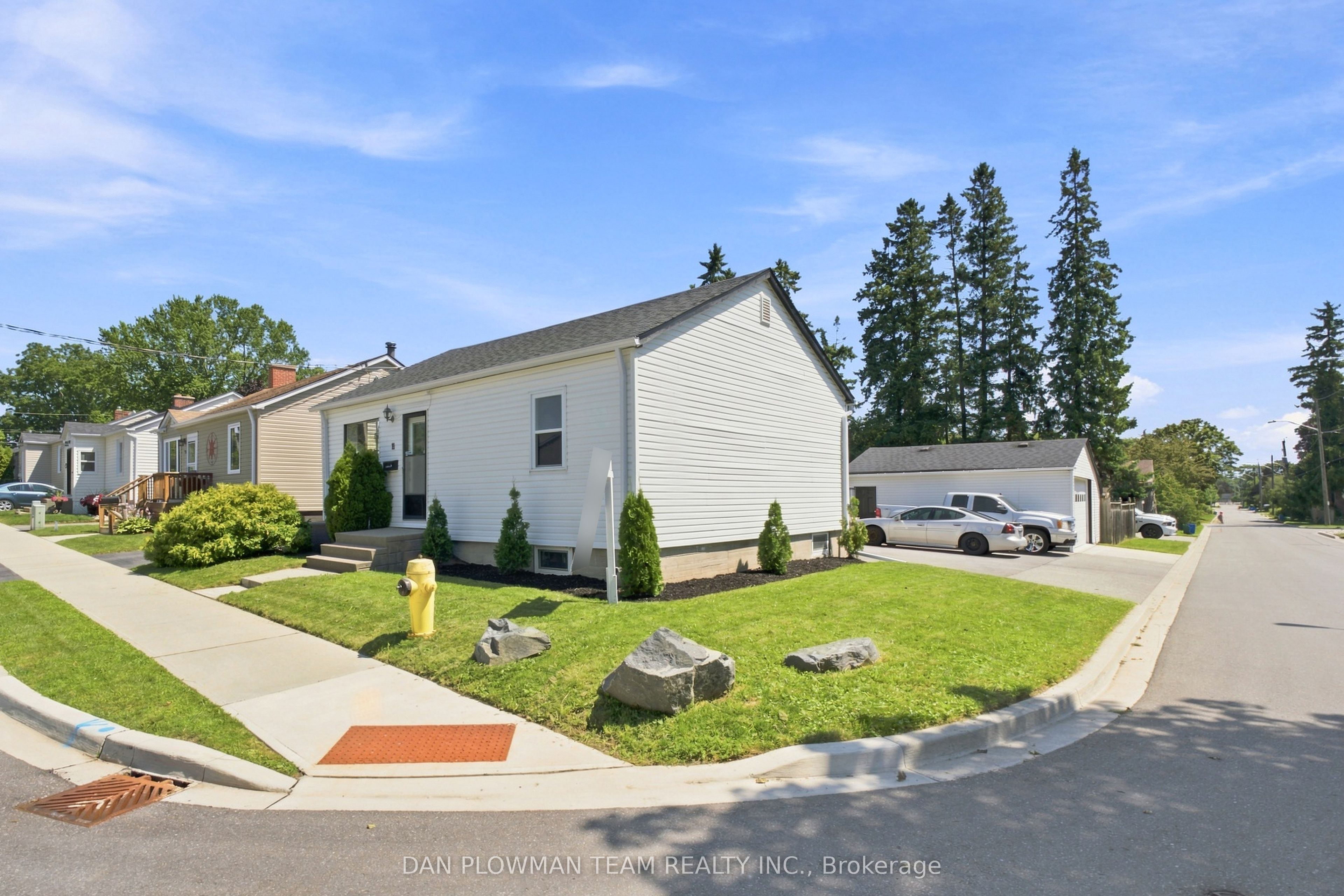 11 Veterans Avenue, Clarington, ON L1C 2C1 photo 2