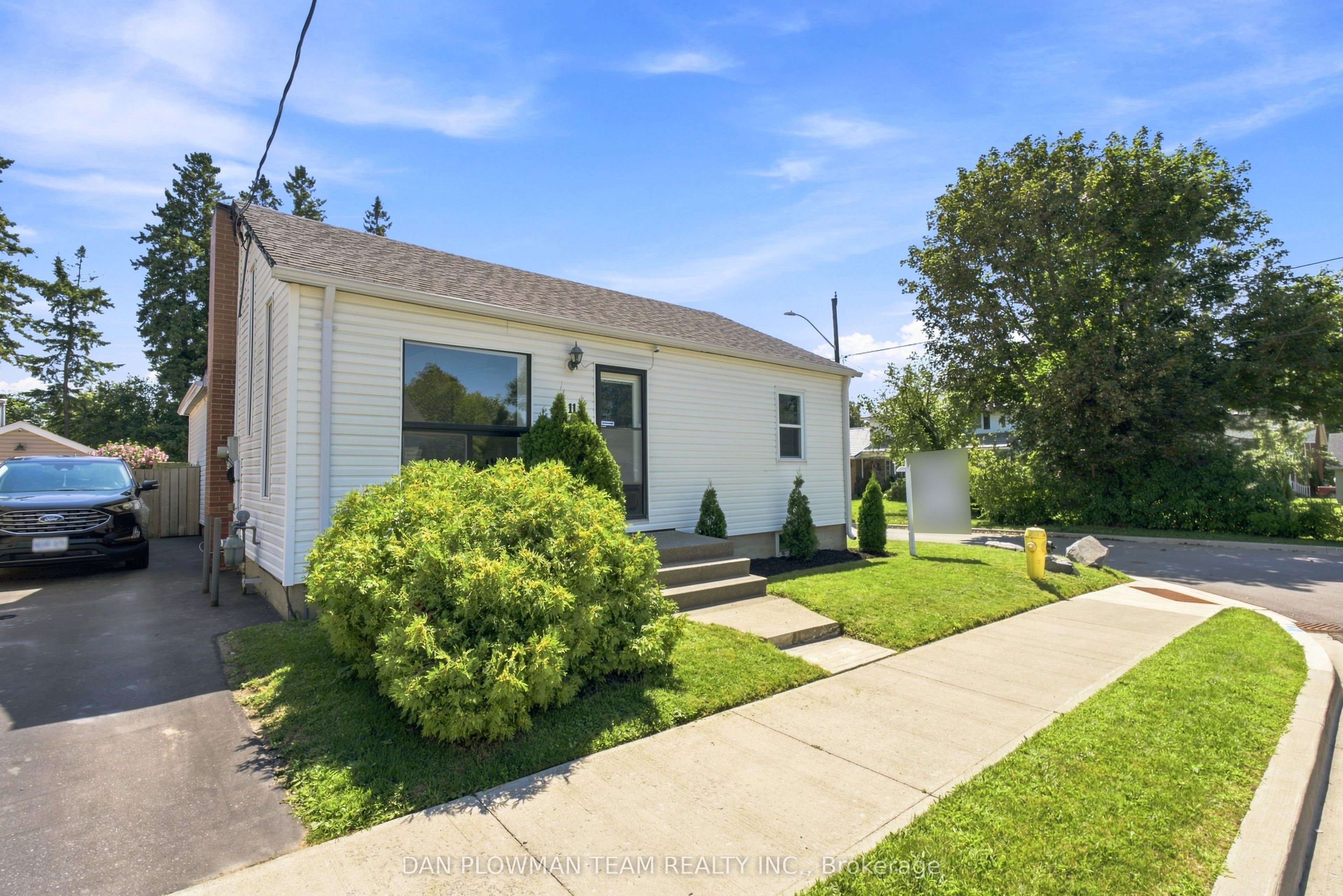 11 Veterans Avenue, Clarington, ON L1C 2C1 photo 3