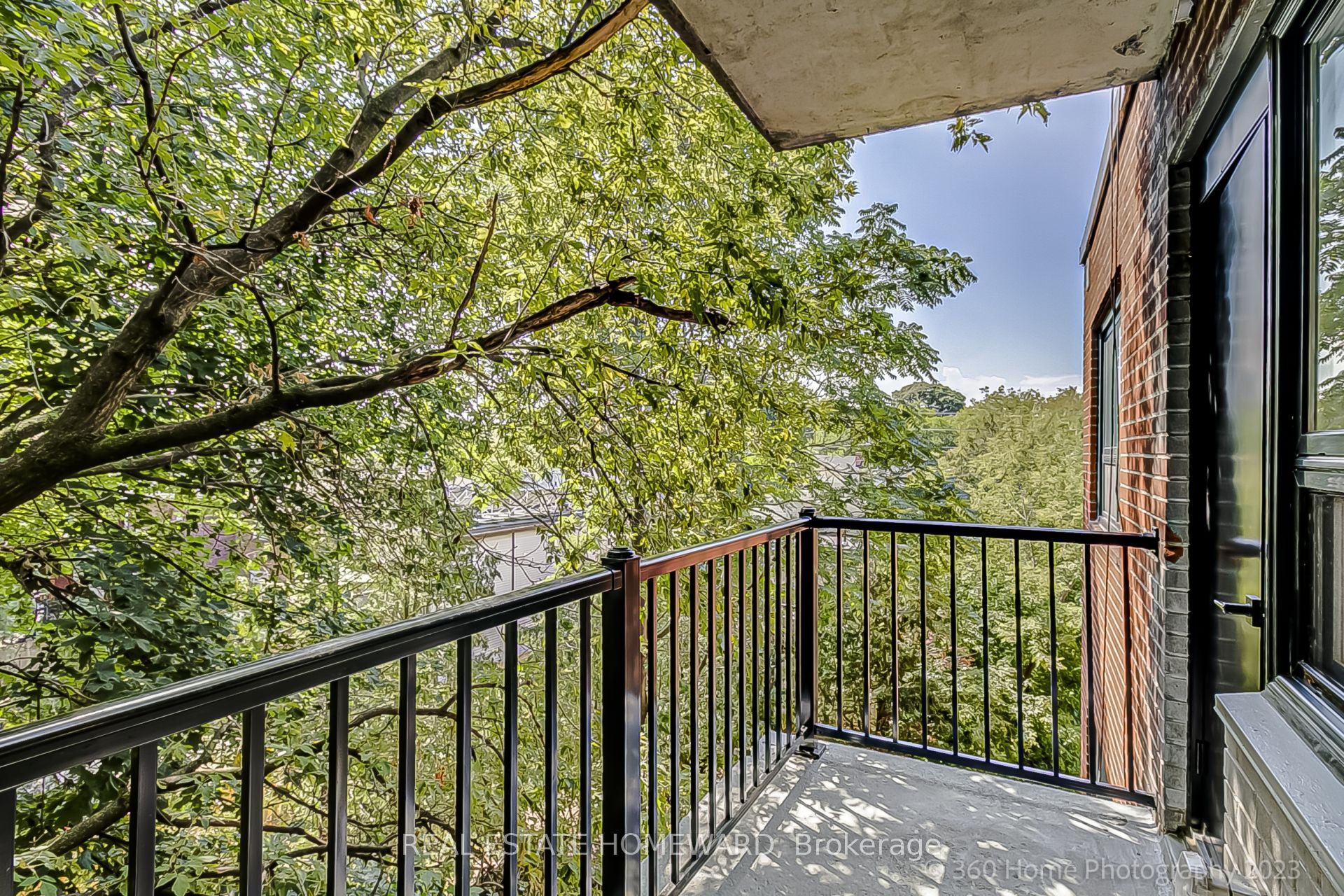 419 Woodbine Avenue 10, Toronto, ON M4L 3P7 photo 3