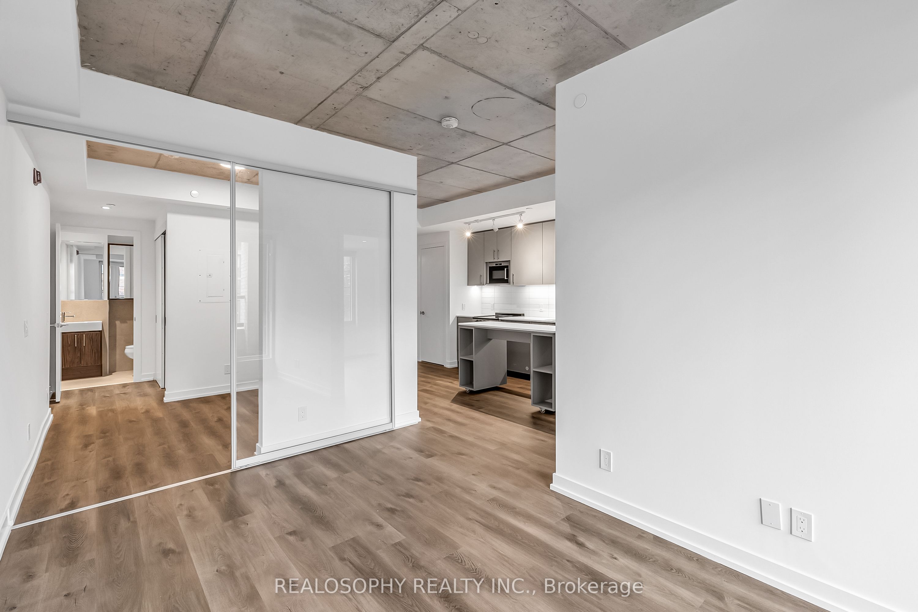 115 Larchmount Avenue 208, Toronto, ON M4M 2Y6 photo 5