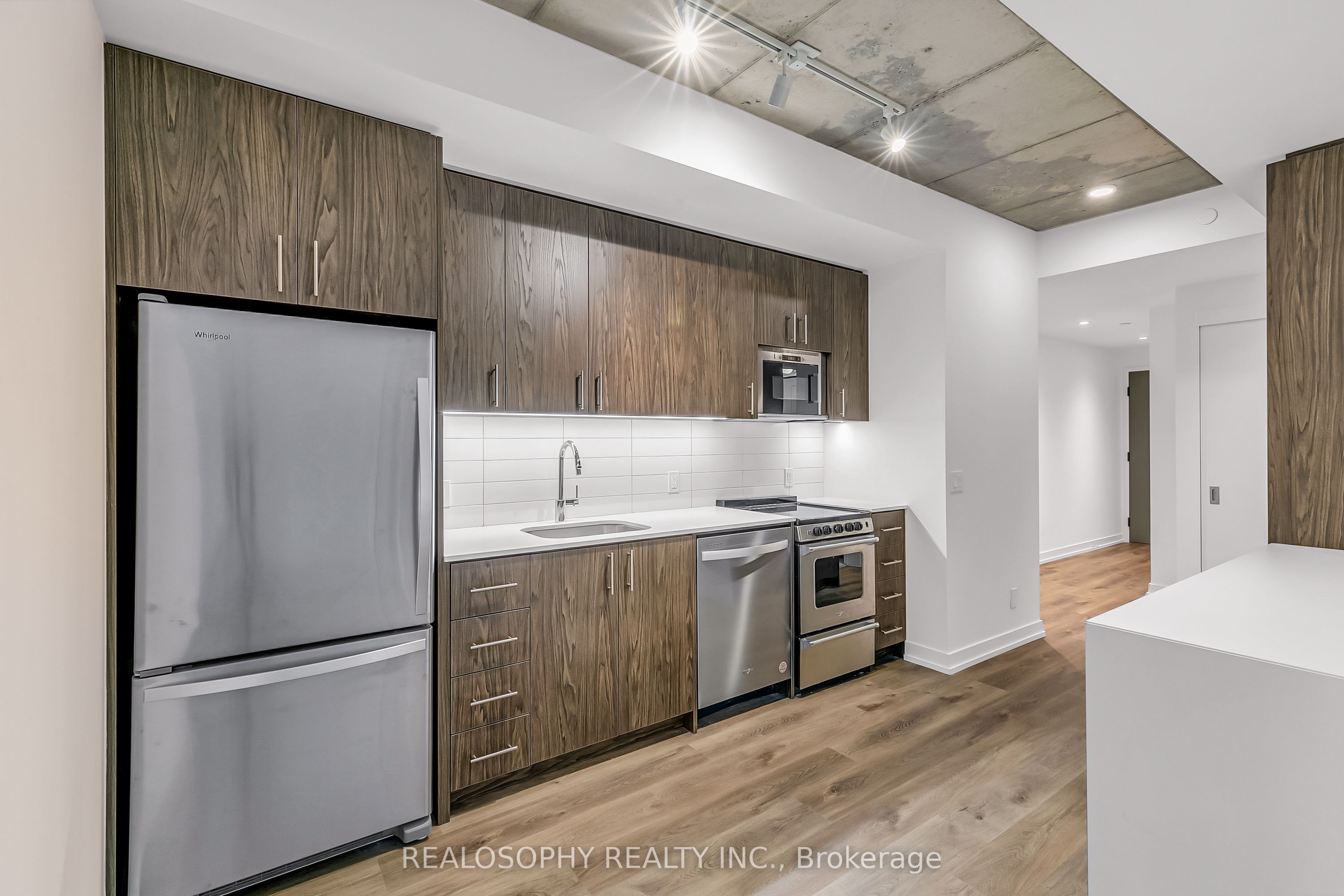 115 Larchmount Avenue 201, Toronto, ON M4M 2Y6 photo 3