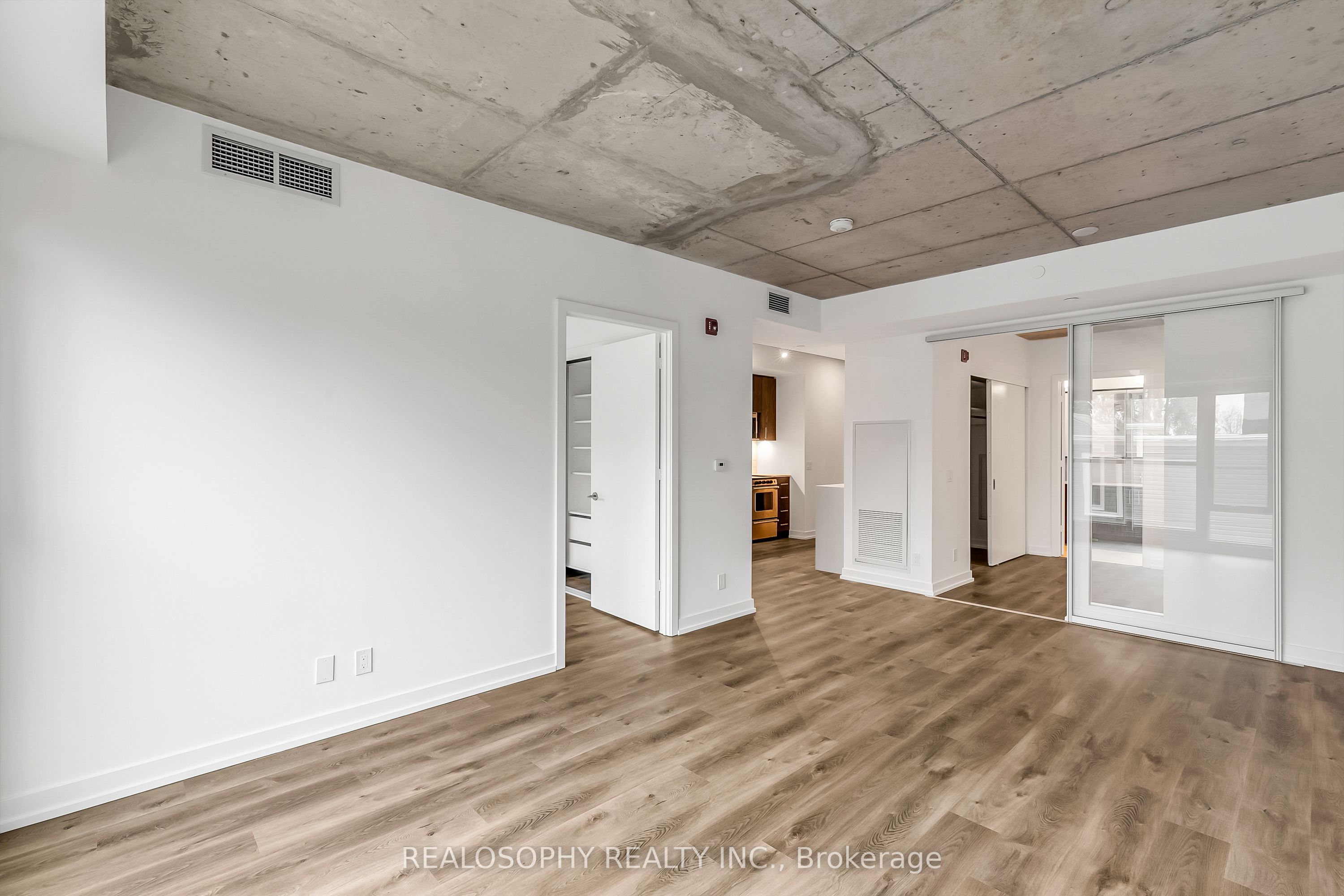 115 Larchmount Avenue 201, Toronto, ON M4M 2Y6 photo 5