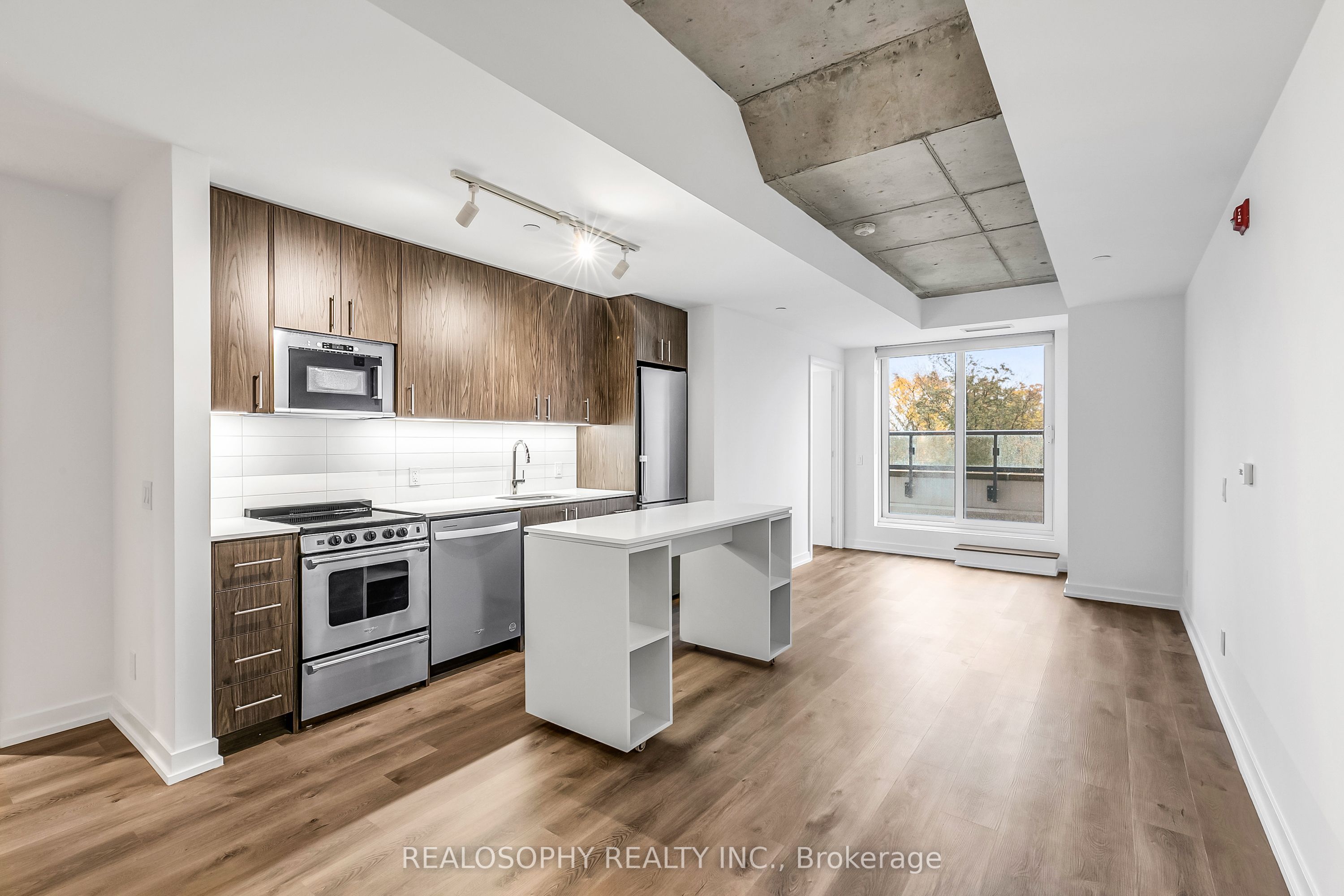 115 Larchmount Avenue 509, Toronto, ON M4M 2Y6 photo 3