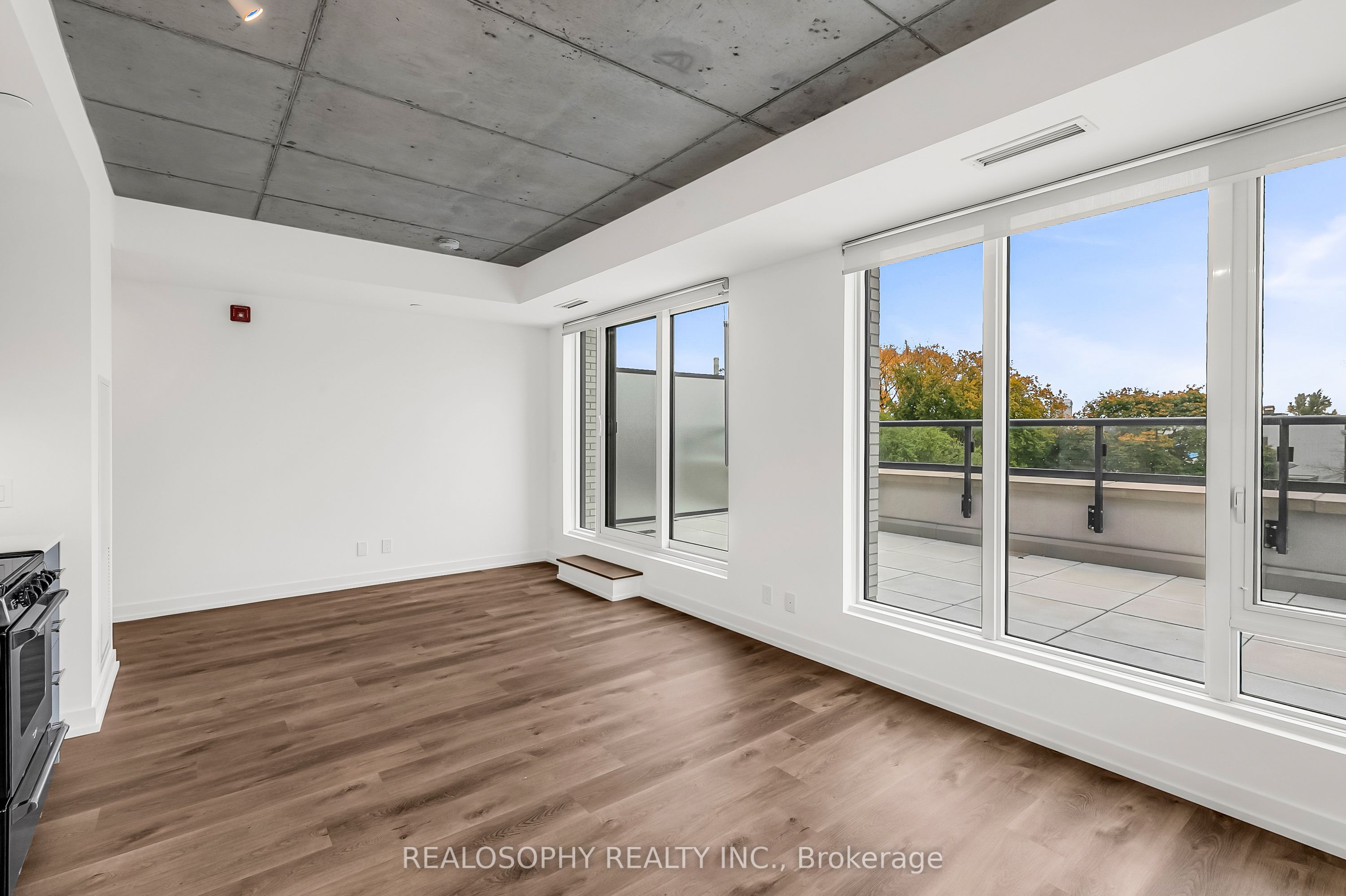 115 Larchmount Avenue 410, Toronto, ON M4M 2Y6 photo 3