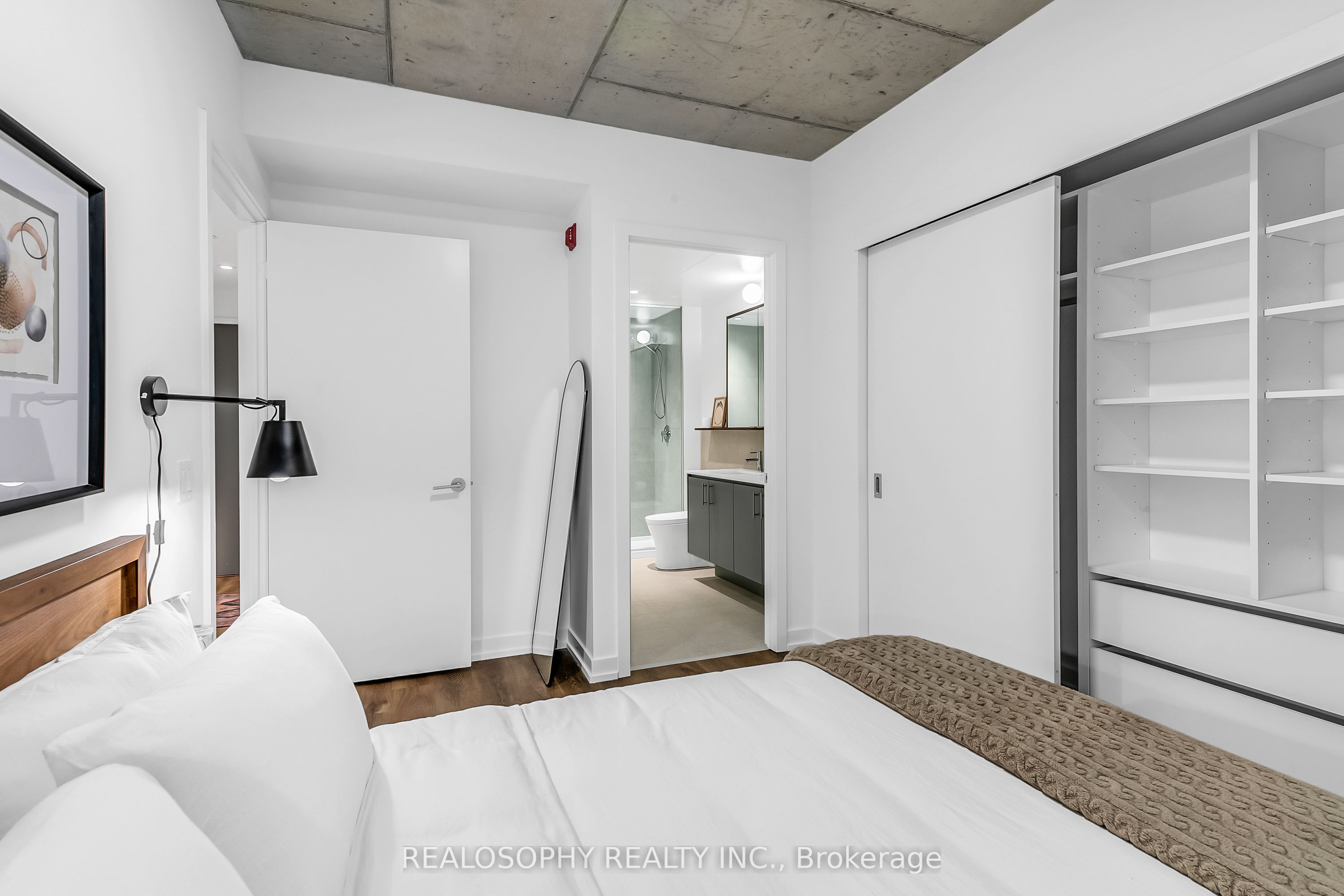 115 Larchmount Avenue 410, Toronto, ON M4M 2Y6 photo 4