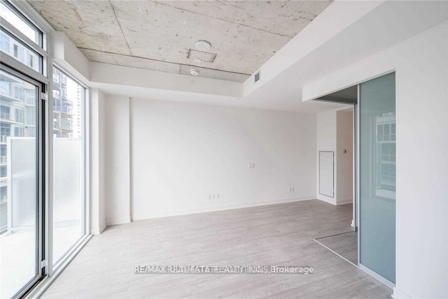 15 Baseball Place 920, Toronto, ON M4M 0E6 photo 4