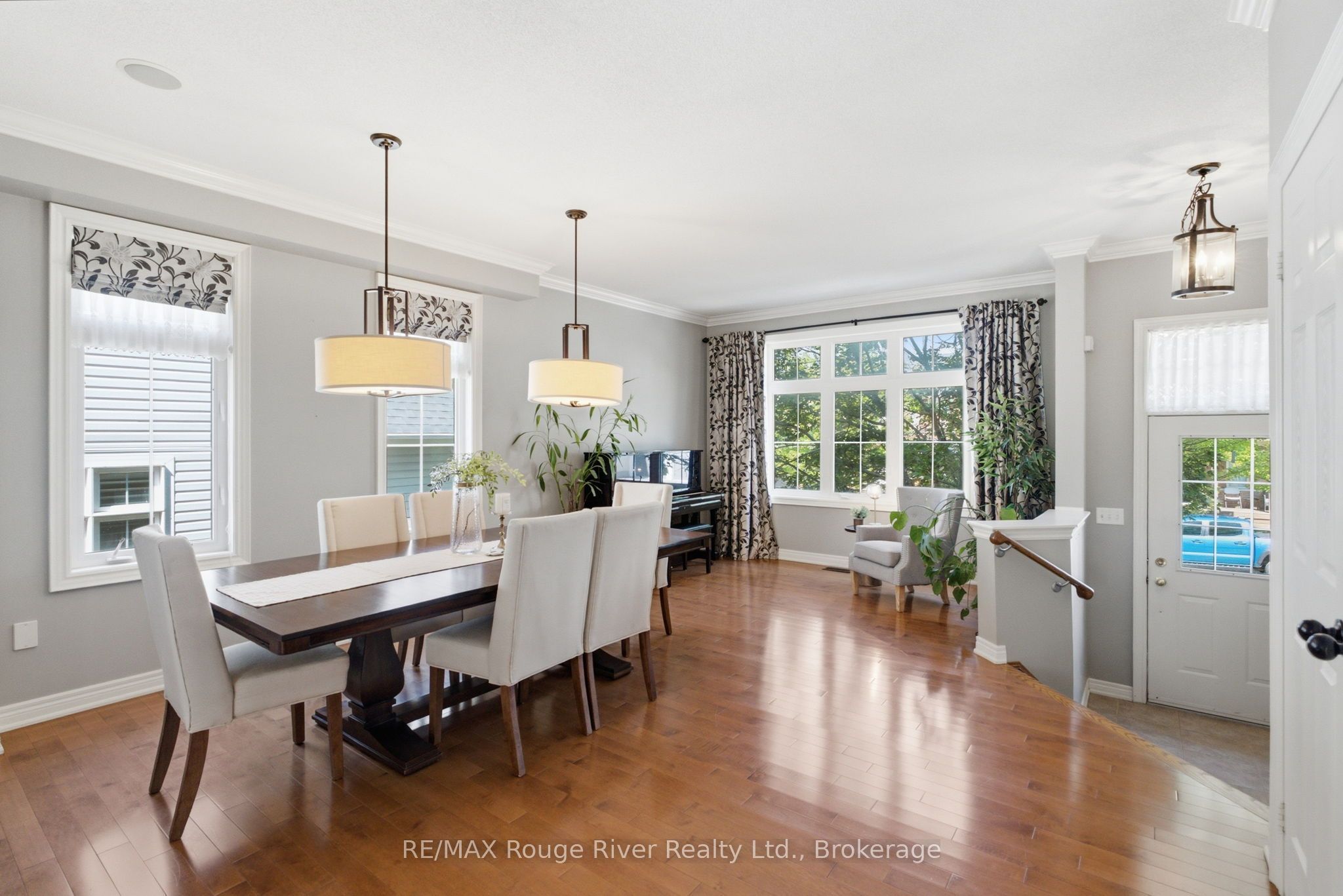 18 Rainbow Crescent, Whitby, ON L1M 2N6 photo 3