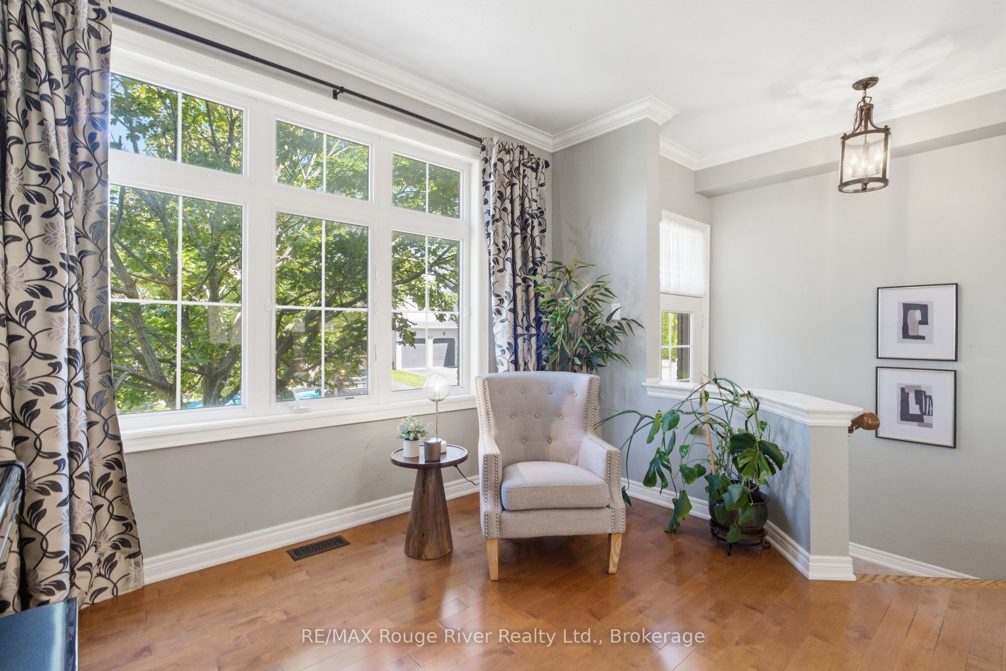 18 Rainbow Crescent, Whitby, ON L1M 2N6 photo 5
