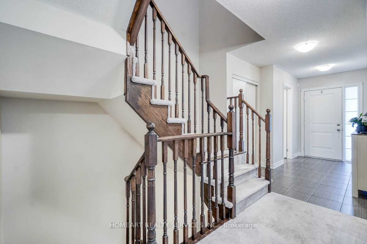 2337 Steeplechase Street, Oshawa, ON L1L 0C8 photo 4