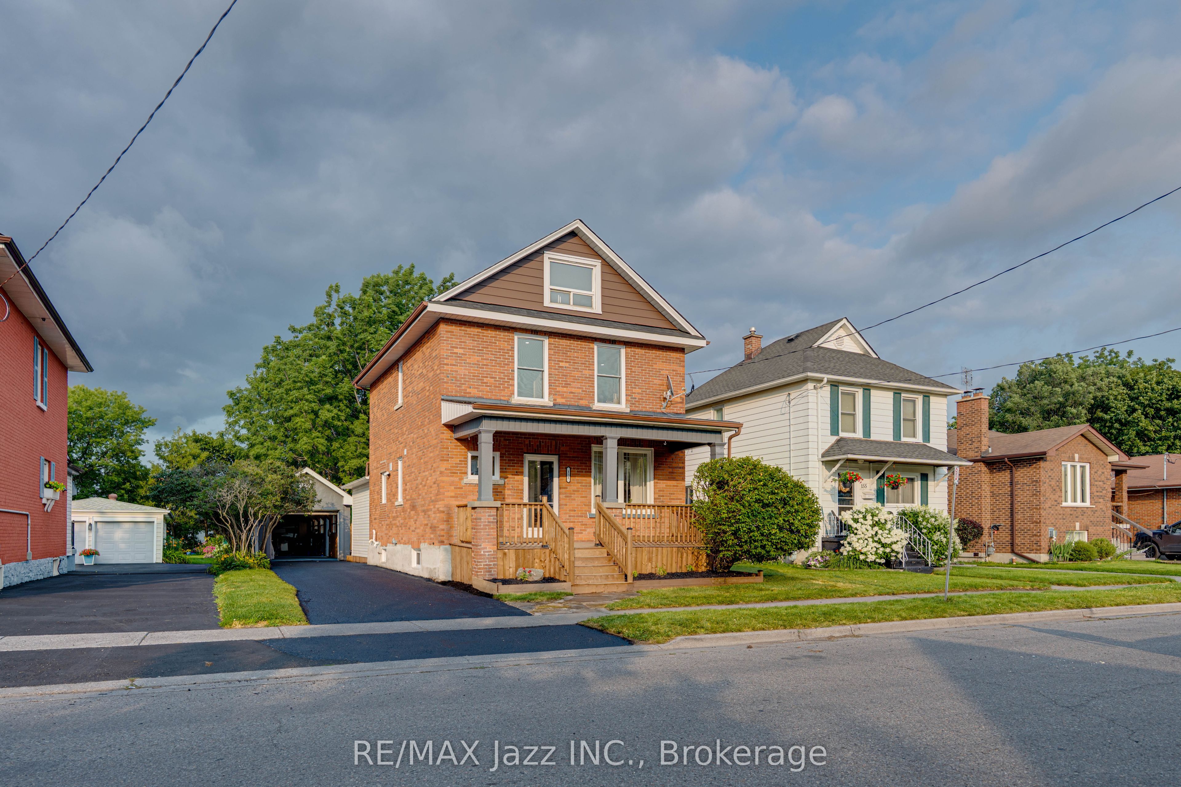 151 Burk Street, Oshawa, ON L1J 4C2 photo 2