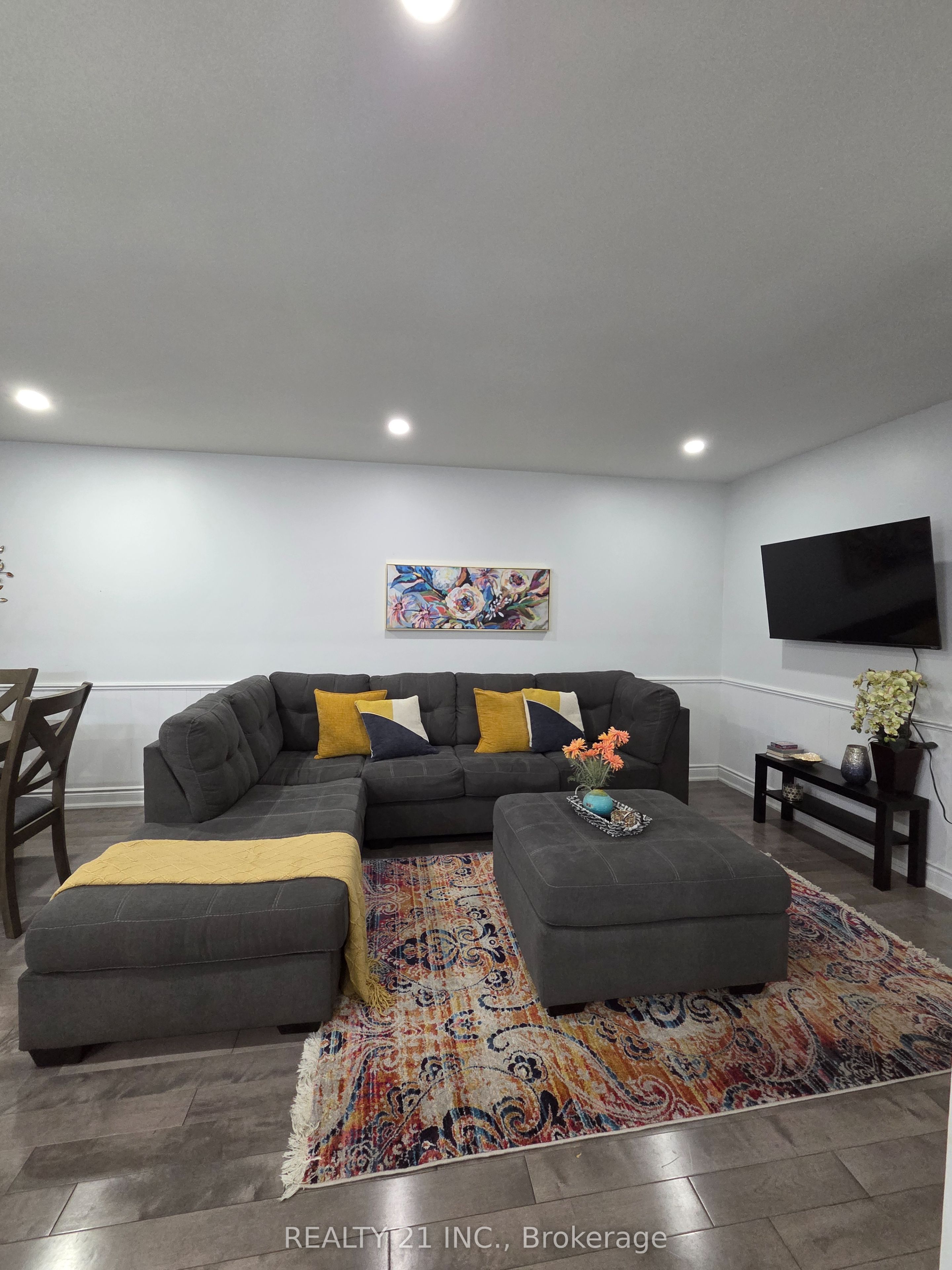 32 Lionhead Trail Upper, Toronto, ON M1B 2J6
