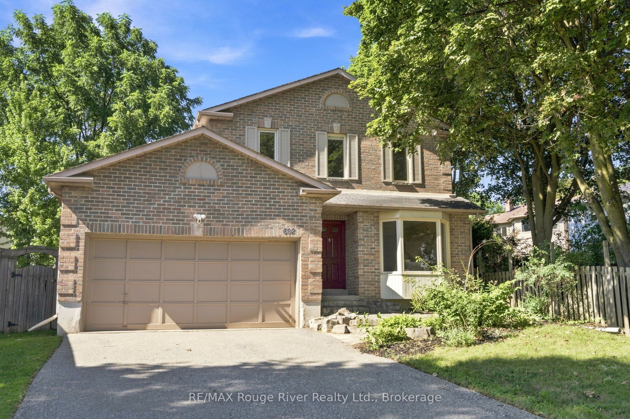 692 Avery Court, Oshawa, ON L1K 1S8