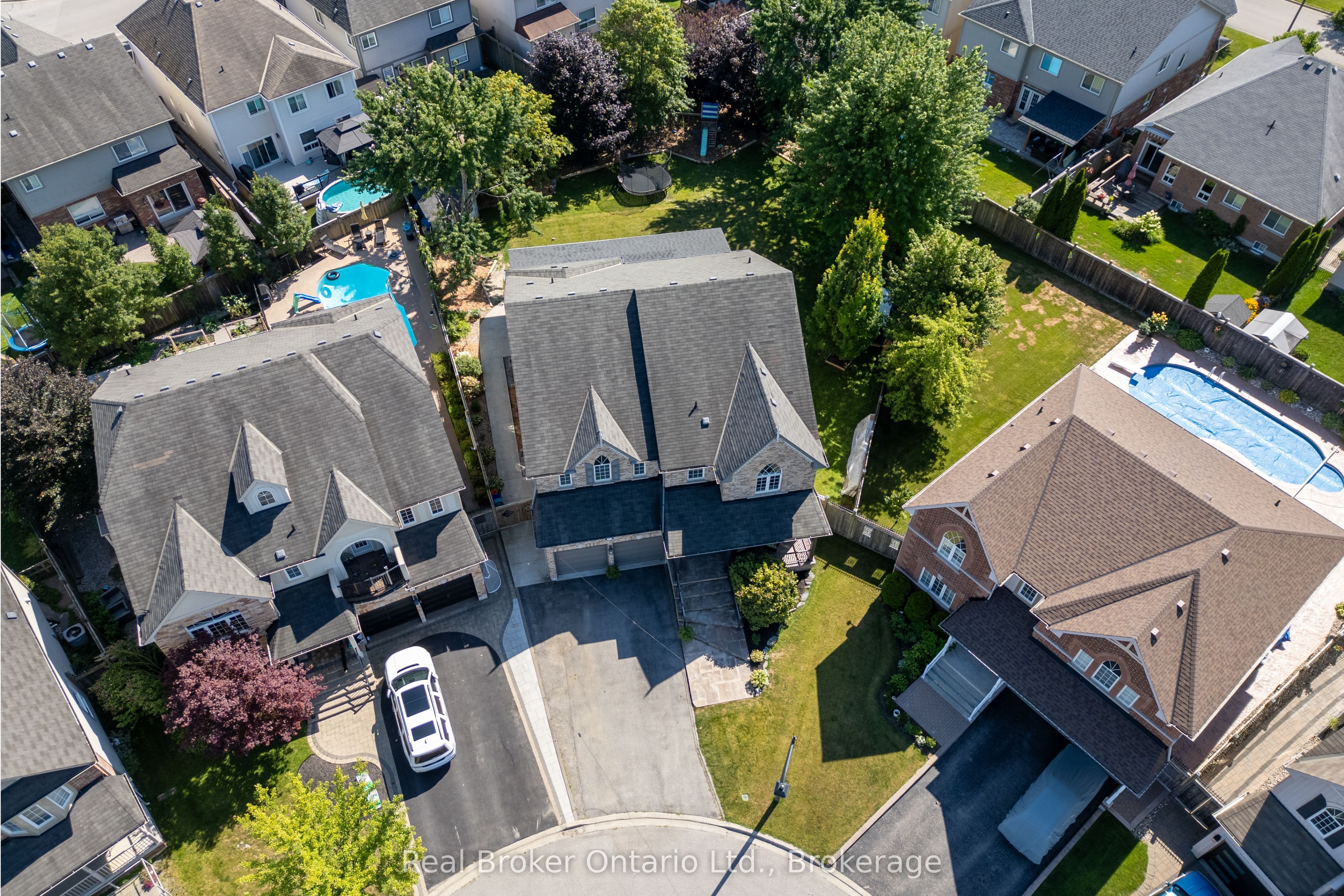 51 Brough Court, Clarington, ON L1C 0B7 photo 3