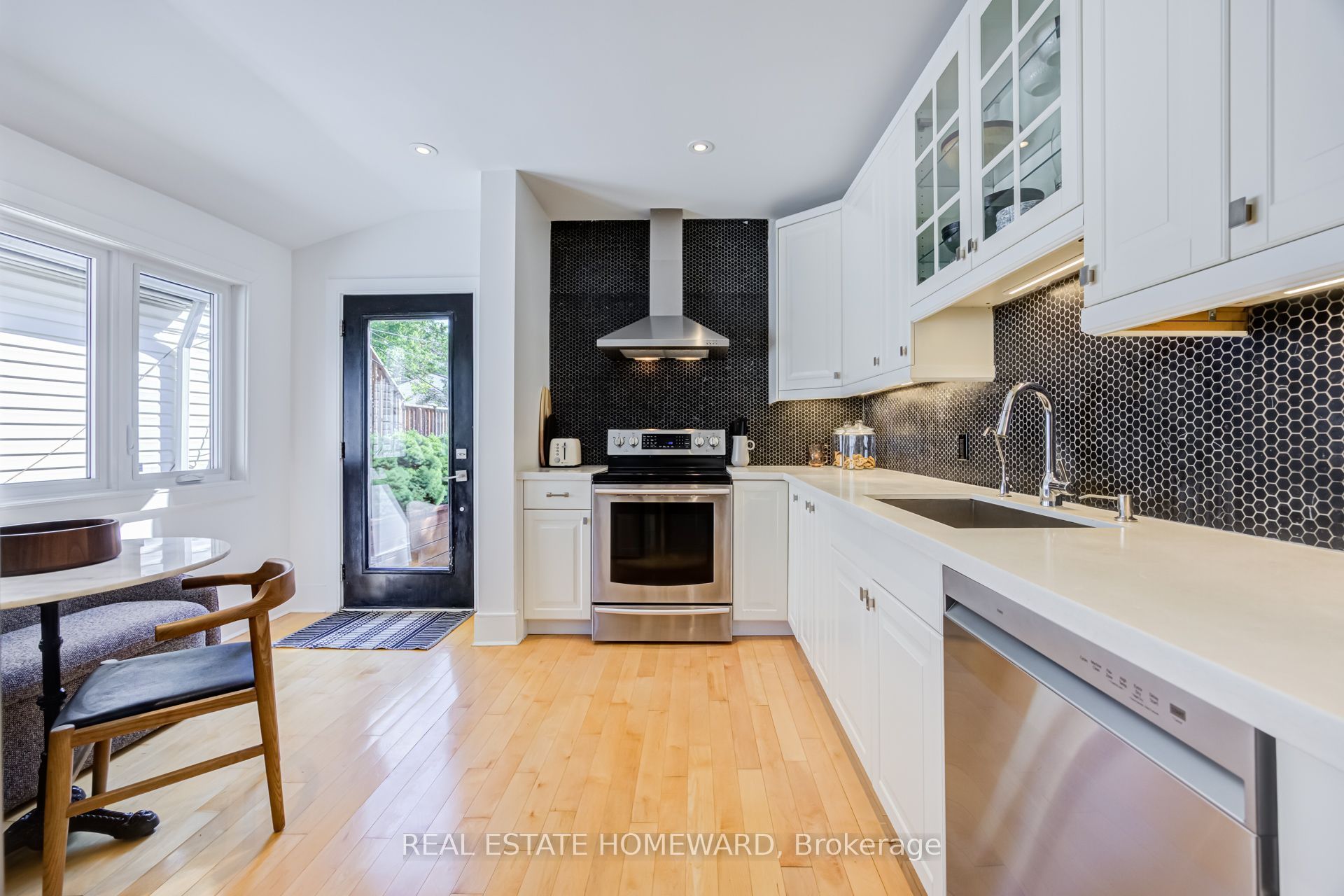 43 Amroth Avenue, Toronto, ON M4C 4H3 photo 4