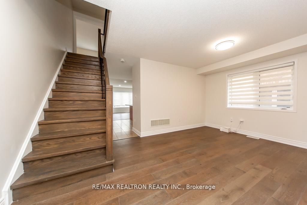 24 Skelton Crescent, Ajax, ON L1Z 0S2 photo 4