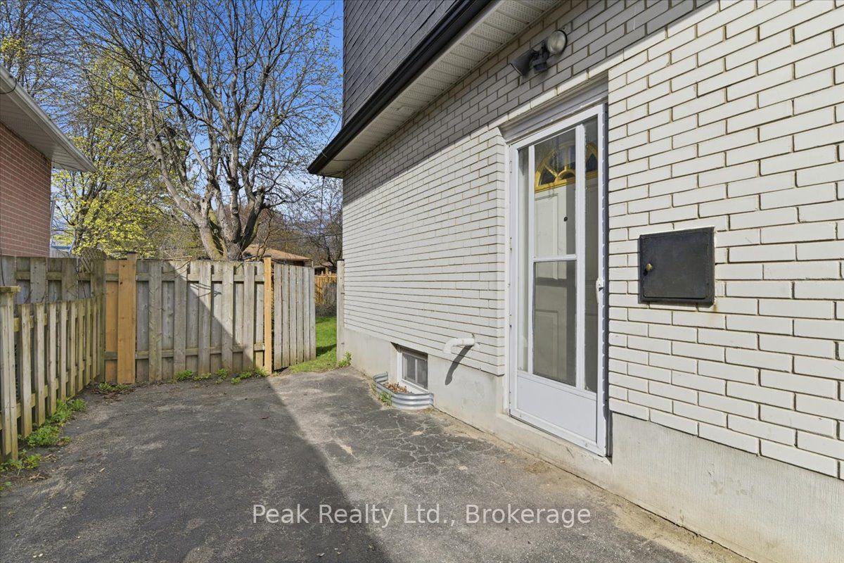 644 Perry Crescent, Oshawa, ON L1J 2E3 photo 4