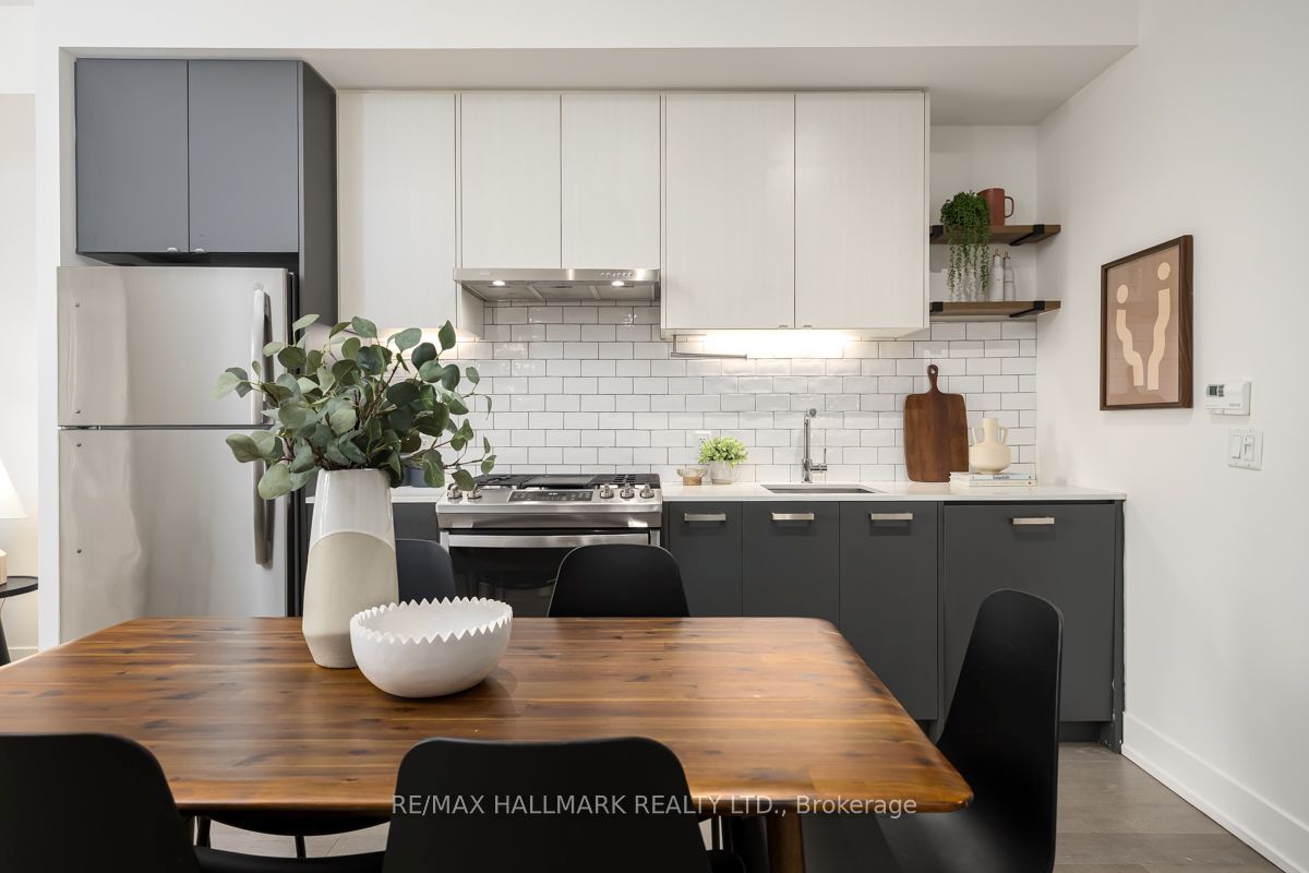 1331 Queen Street E 403, Toronto, ON M4L 0B1 photo 3