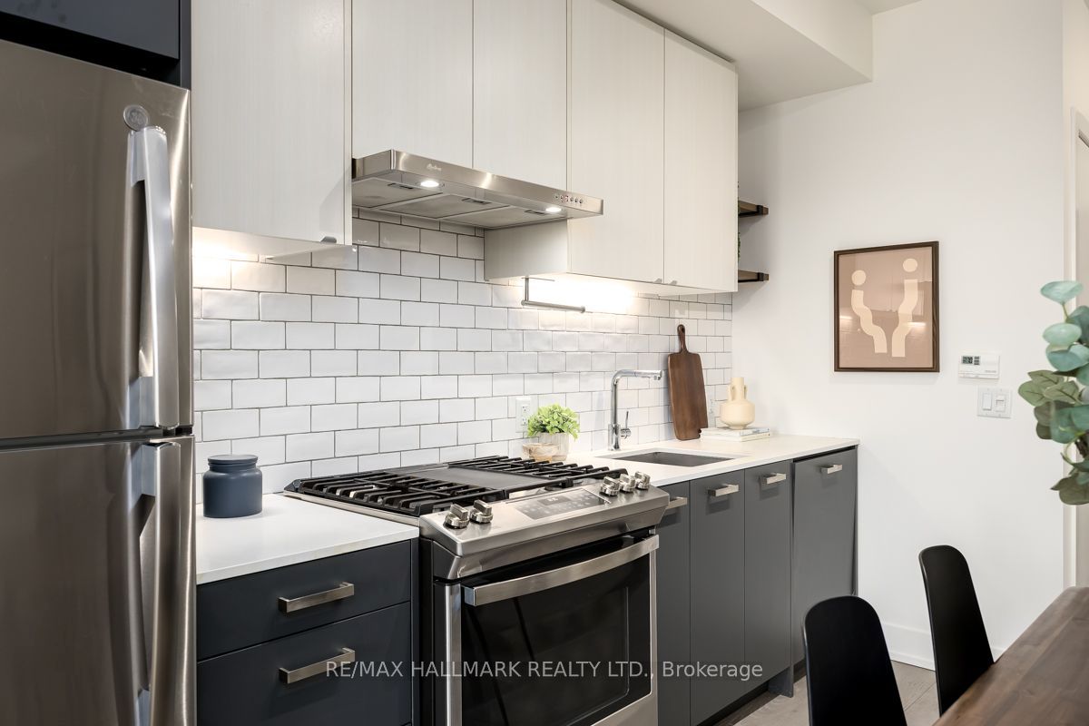 1331 Queen Street E 403, Toronto, ON M4L 0B1 photo 5