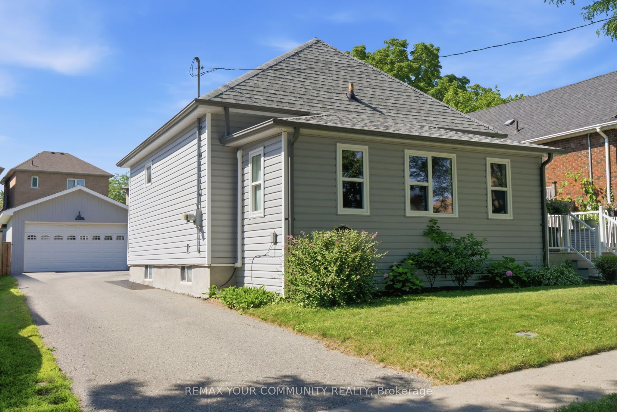 169 Tresane Street, Oshawa, ON L1J 1T7 photo 2
