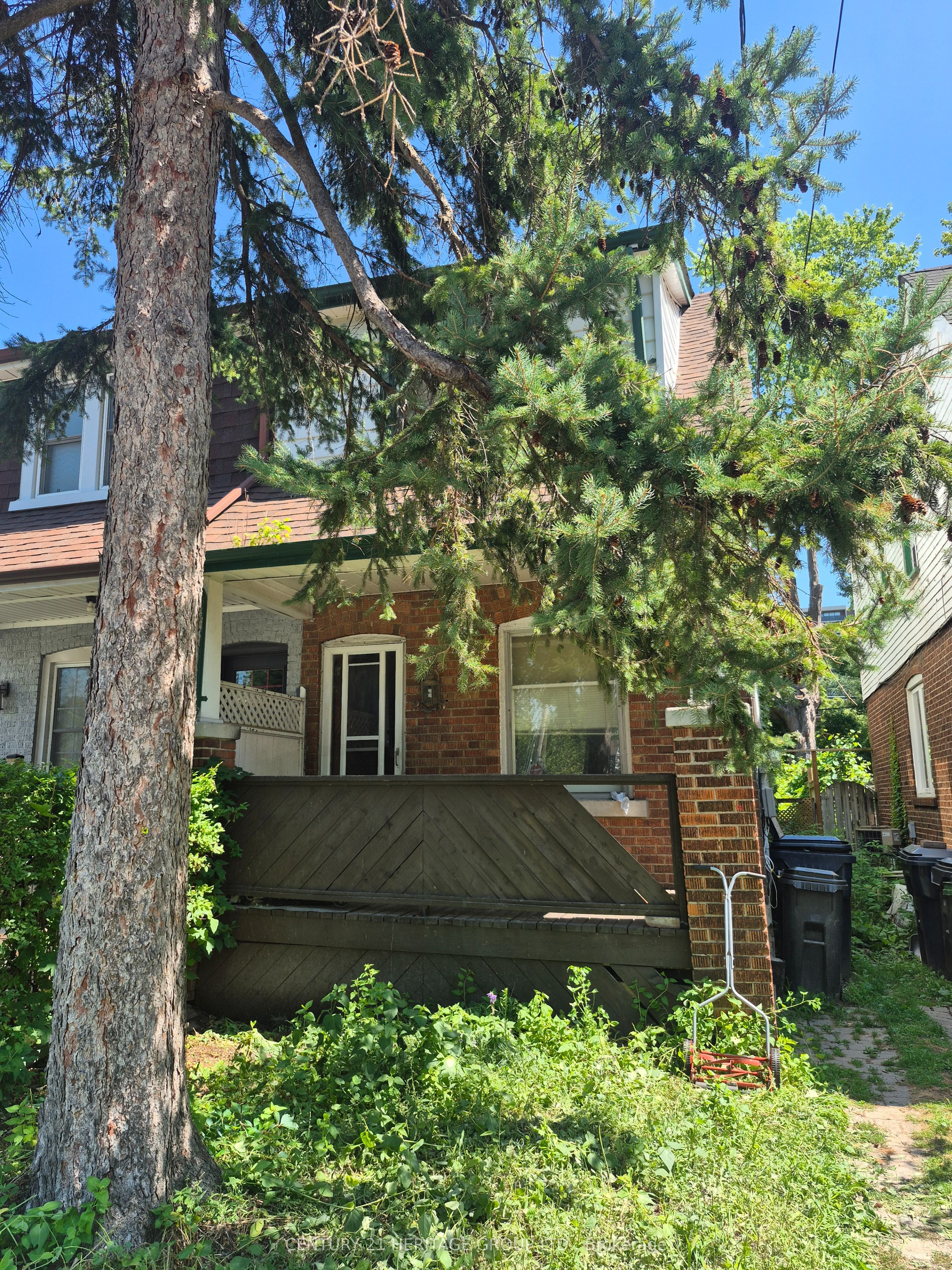 235 Chisholm Avenue, Toronto, ON M4C 4V9