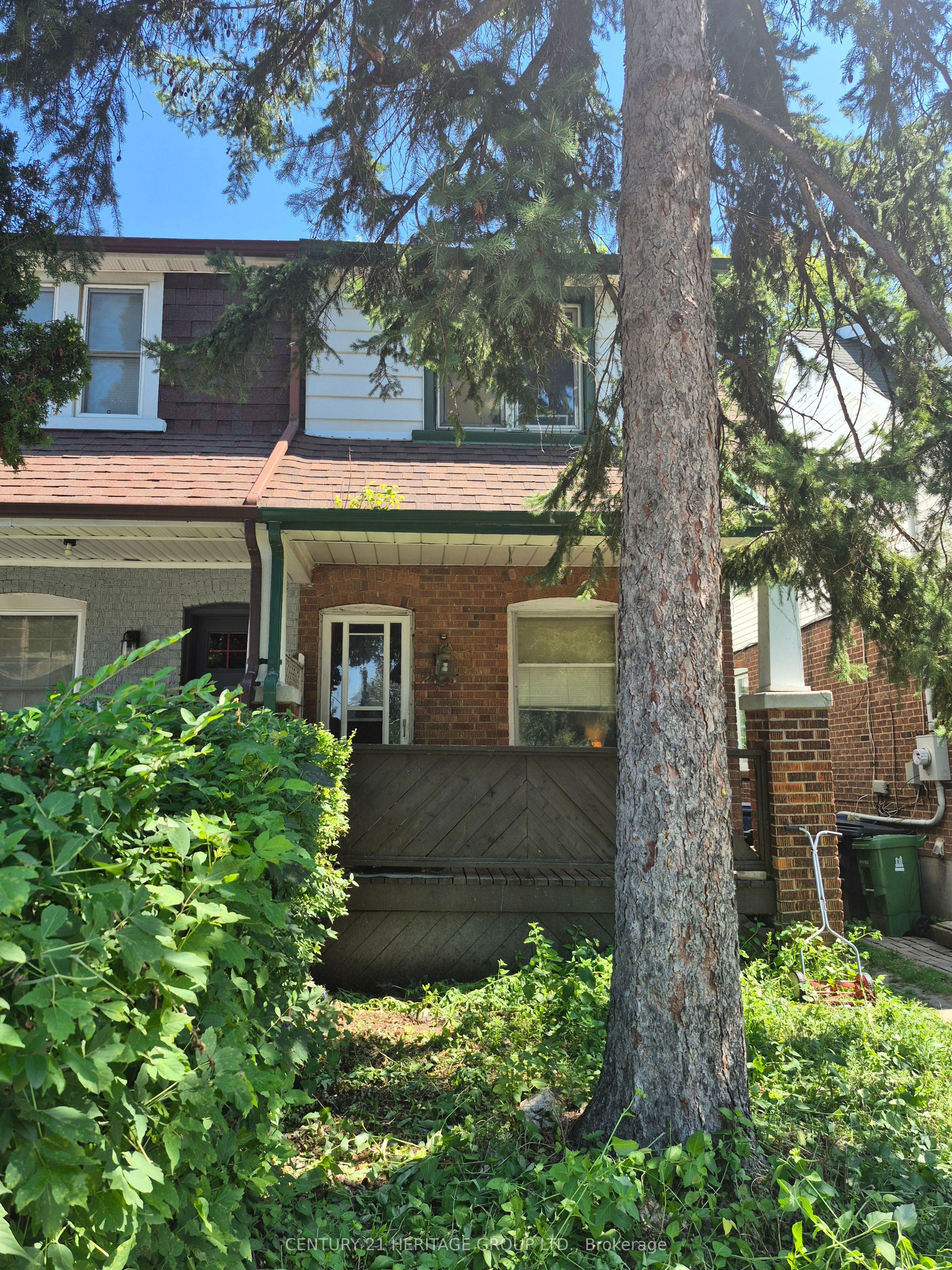 235 Chisholm Avenue, Toronto, ON M4C 4V9 photo 2