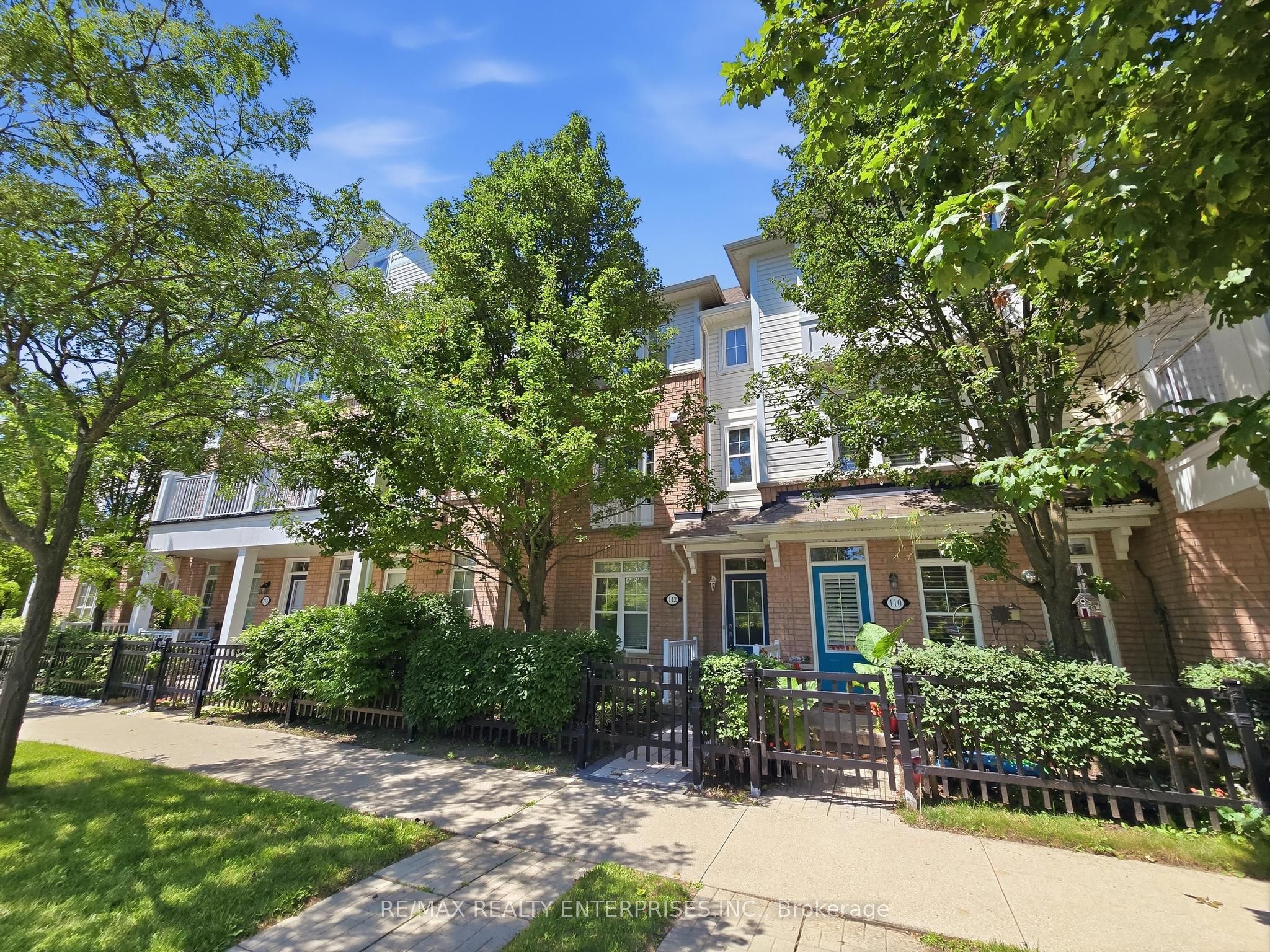 112 Harbourside Drive, Whitby, ON L1N 0H7