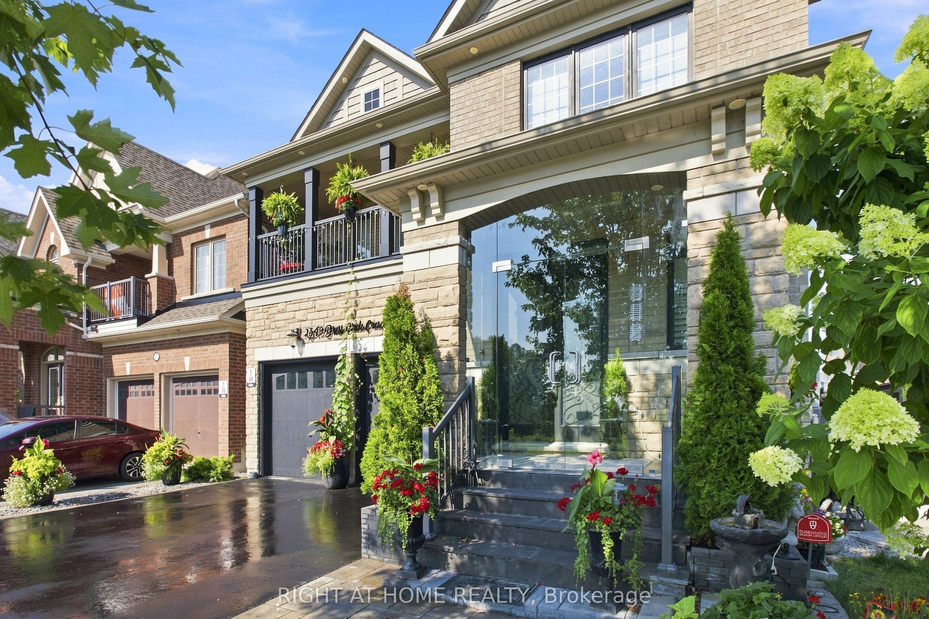 2349 Dress Circle Crescent, Oshawa, ON L1L 0L8 photo 4