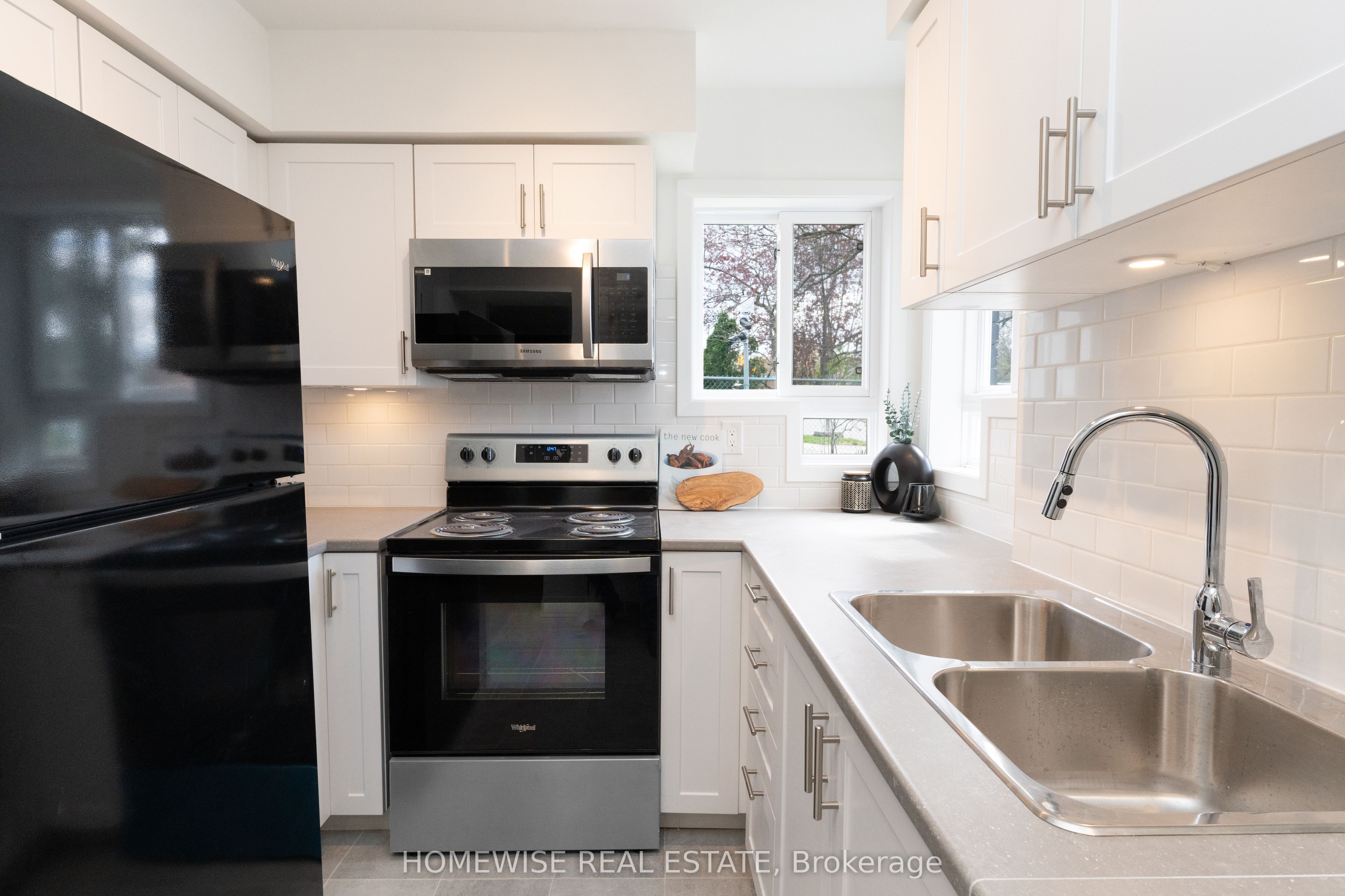 240 Ormond Drive B17, Oshawa, ON L1G 6T5 photo 3