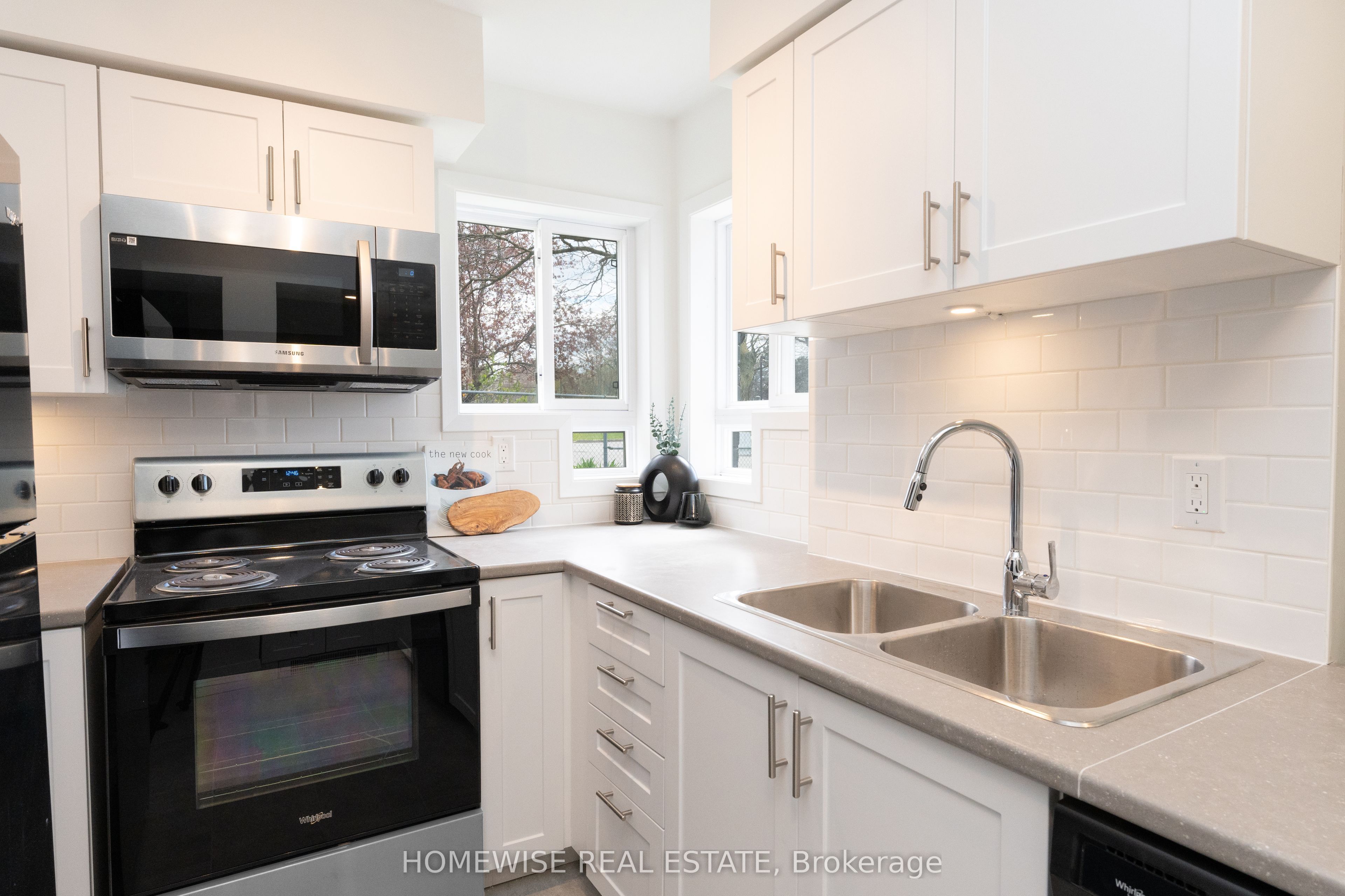 240 Ormond Drive B17, Oshawa, ON L1G 6T5 photo 4