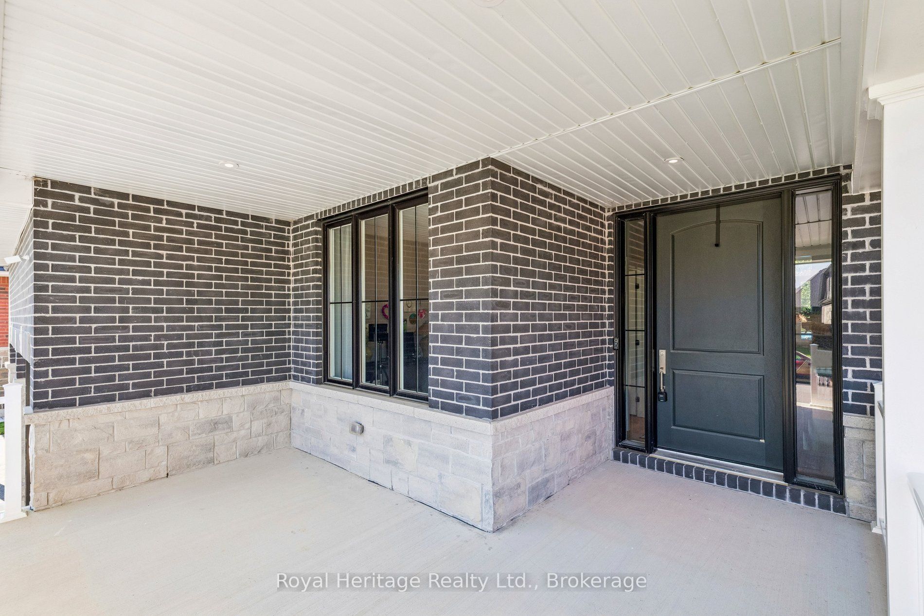 55 Harry Lee Crescent, Clarington, ON L1C 7G5 photo 3