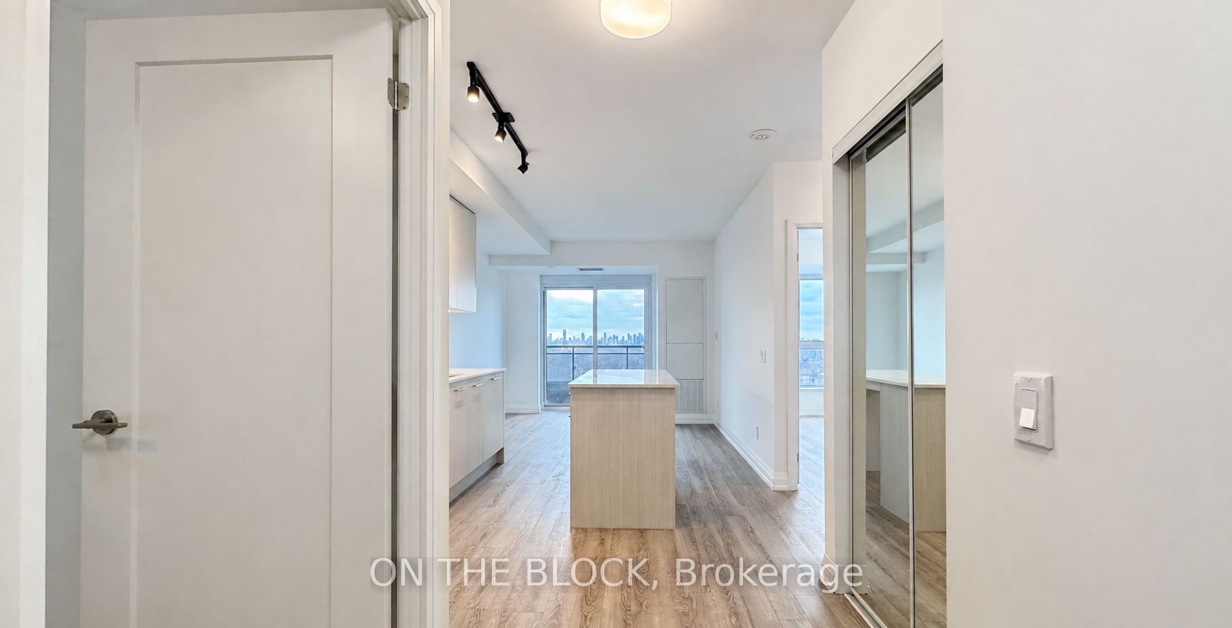 286 Main Street 1911, Toronto, ON M4C 0B3 photo 5