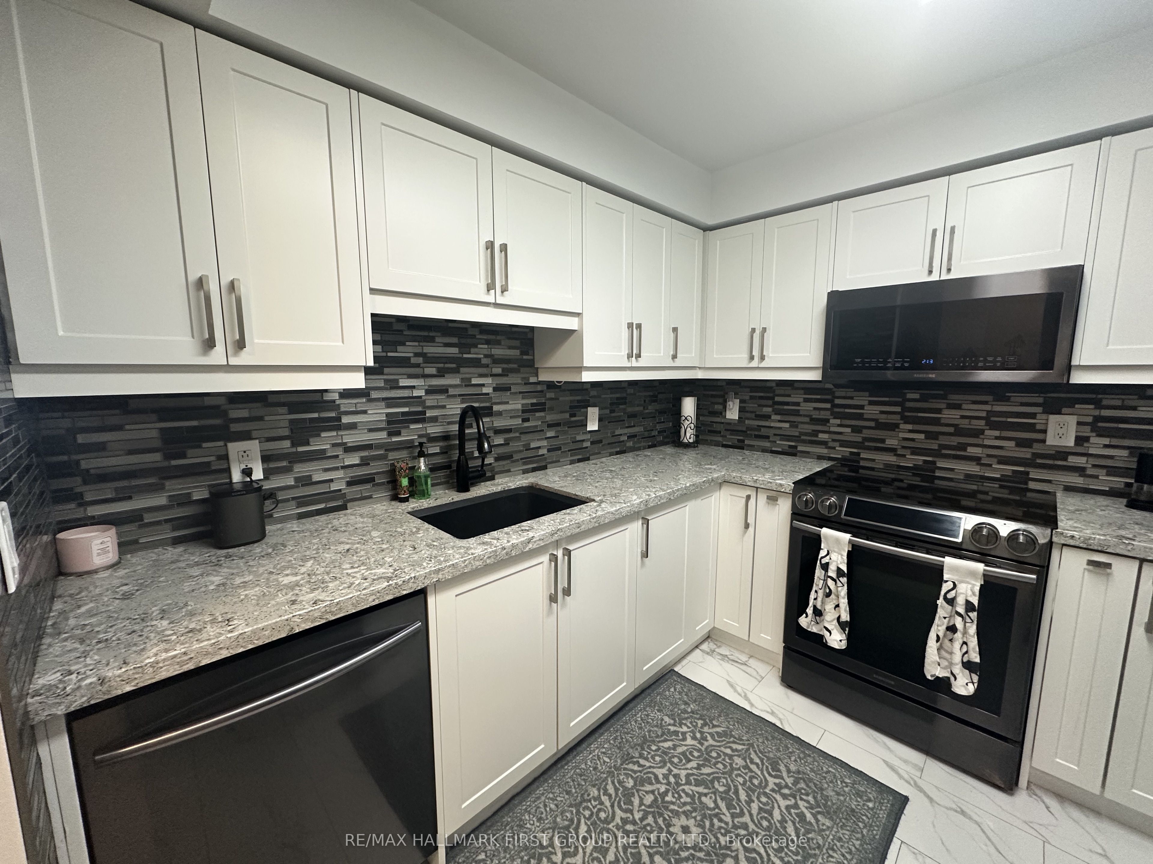 1000 The Esplanade Road N 1402, Pickering, ON L1V 6V4 photo 4