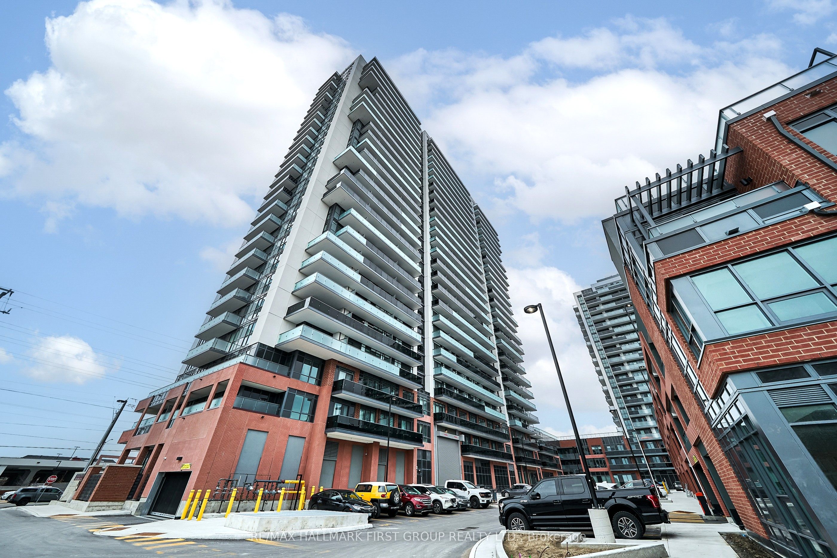 2545 Simcoe Street N 2708, Oshawa, ON L1W 0W3
