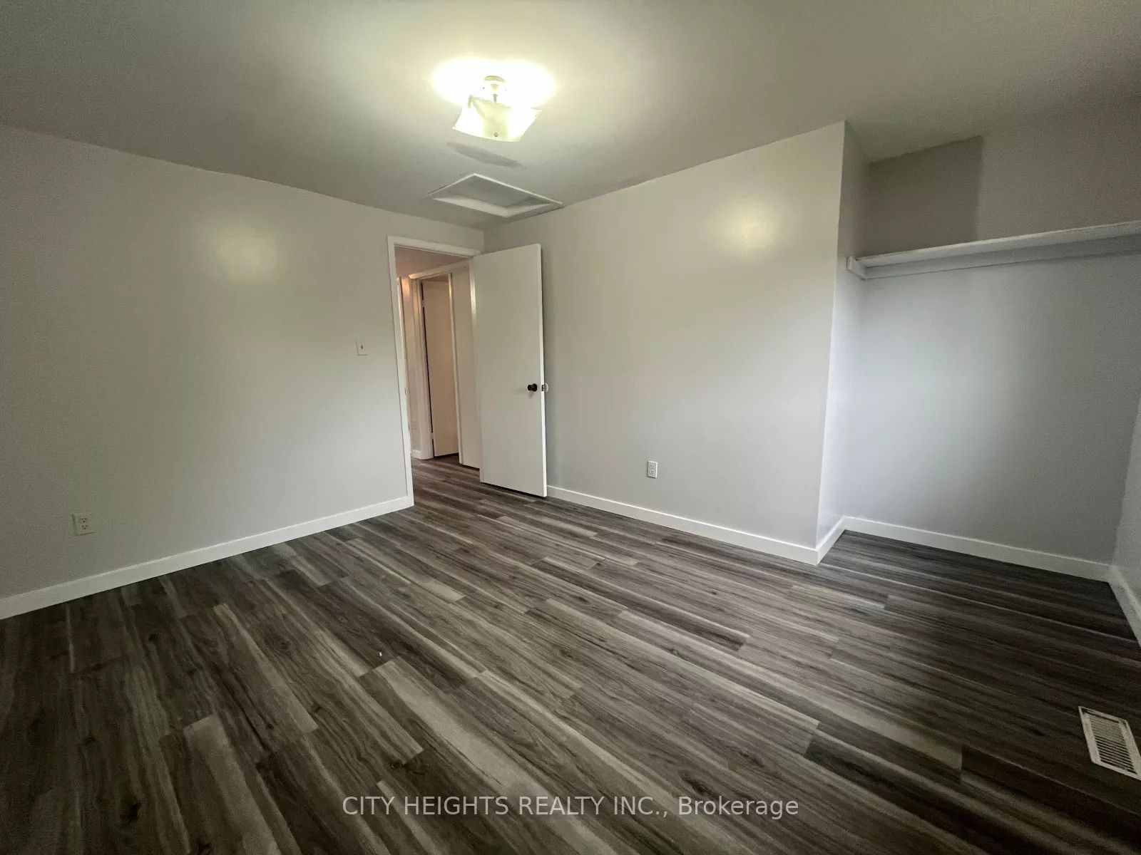 164 Daniels Crescent, Ajax, ON L1T 1Z3 photo 3