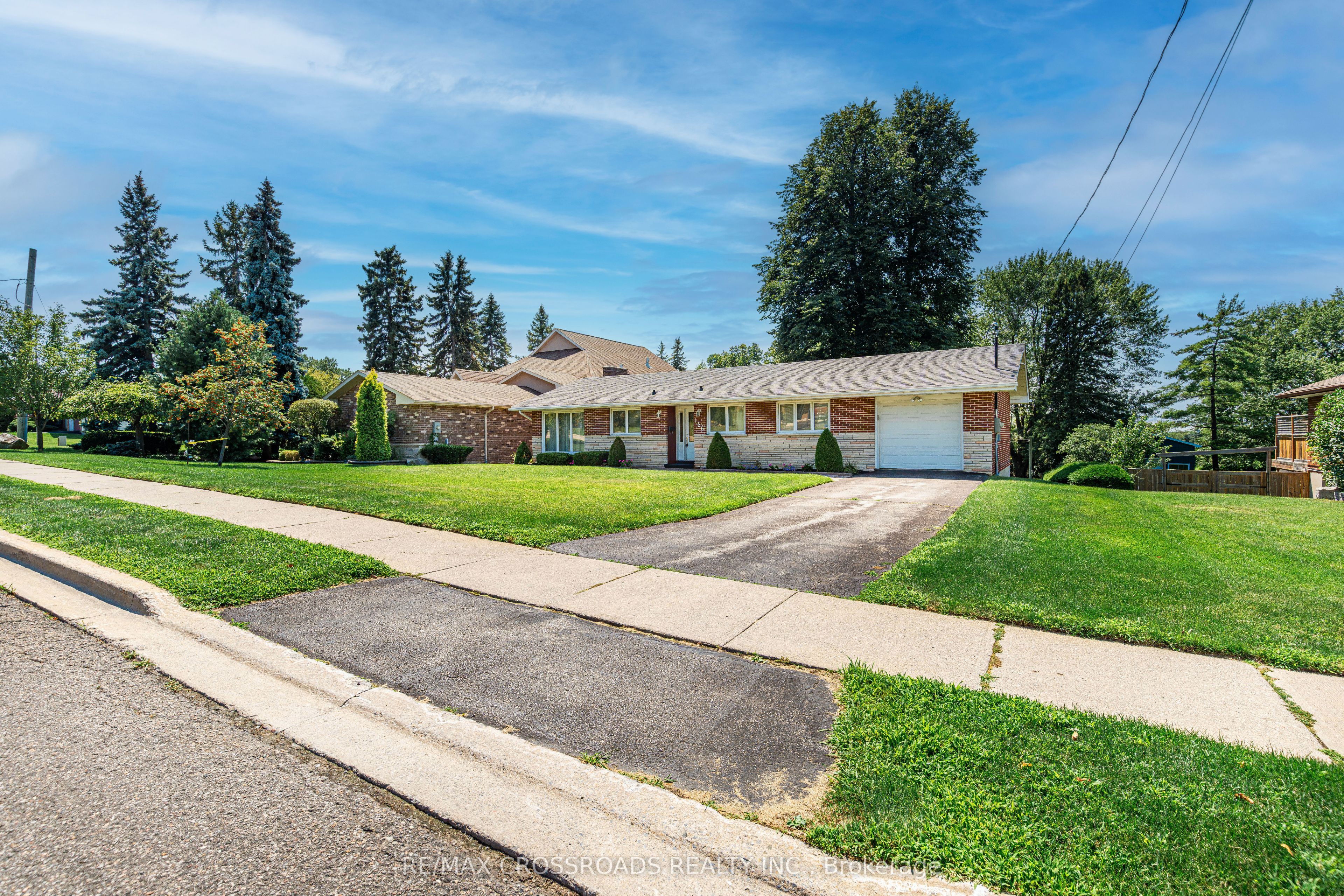 166 Elizabeth Crescent N, Whitby, ON L1N 3R7 photo 5