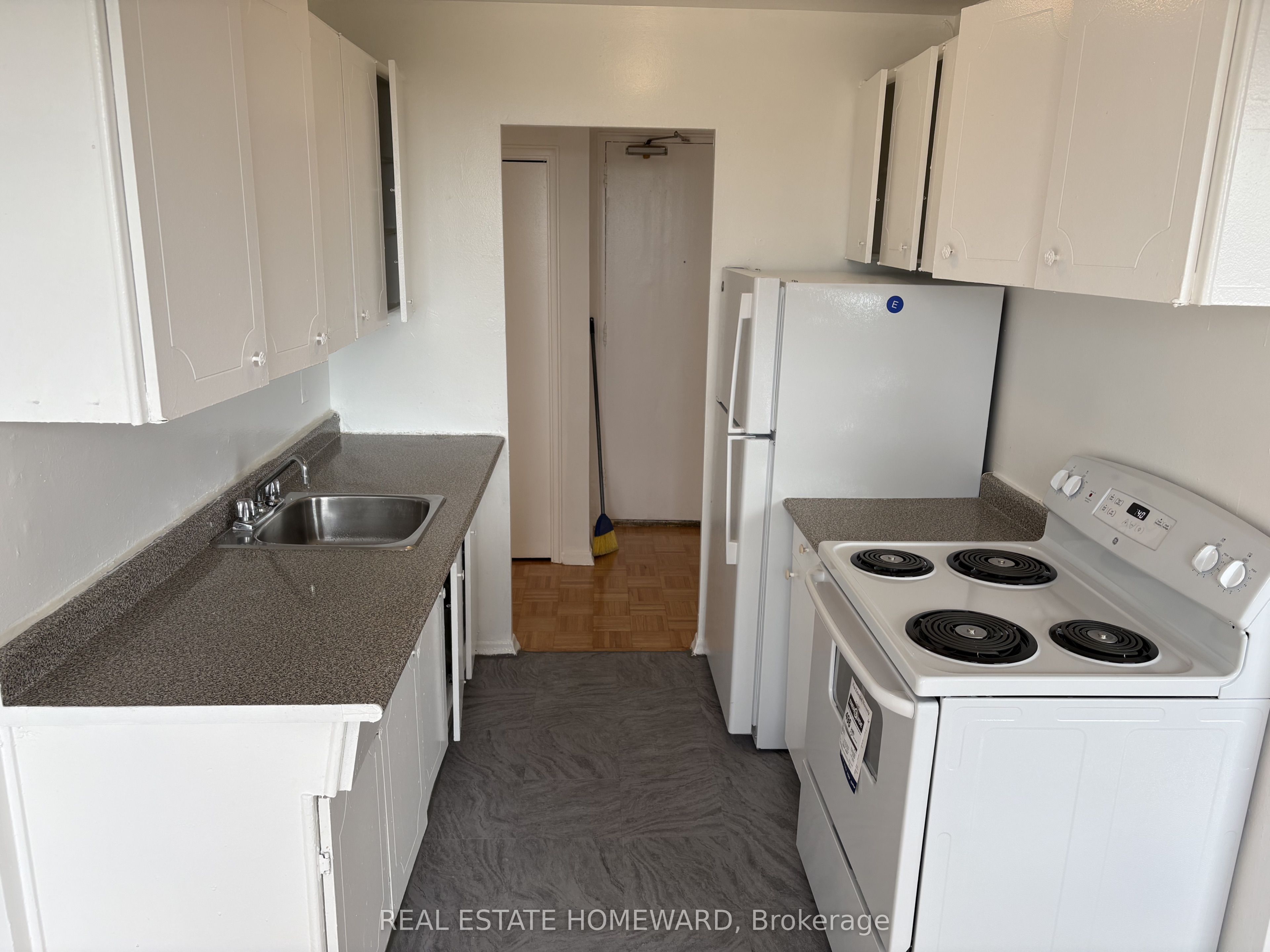 1765 Lawrence Avenue E 707, Toronto, ON M1R 2X8 photo 4
