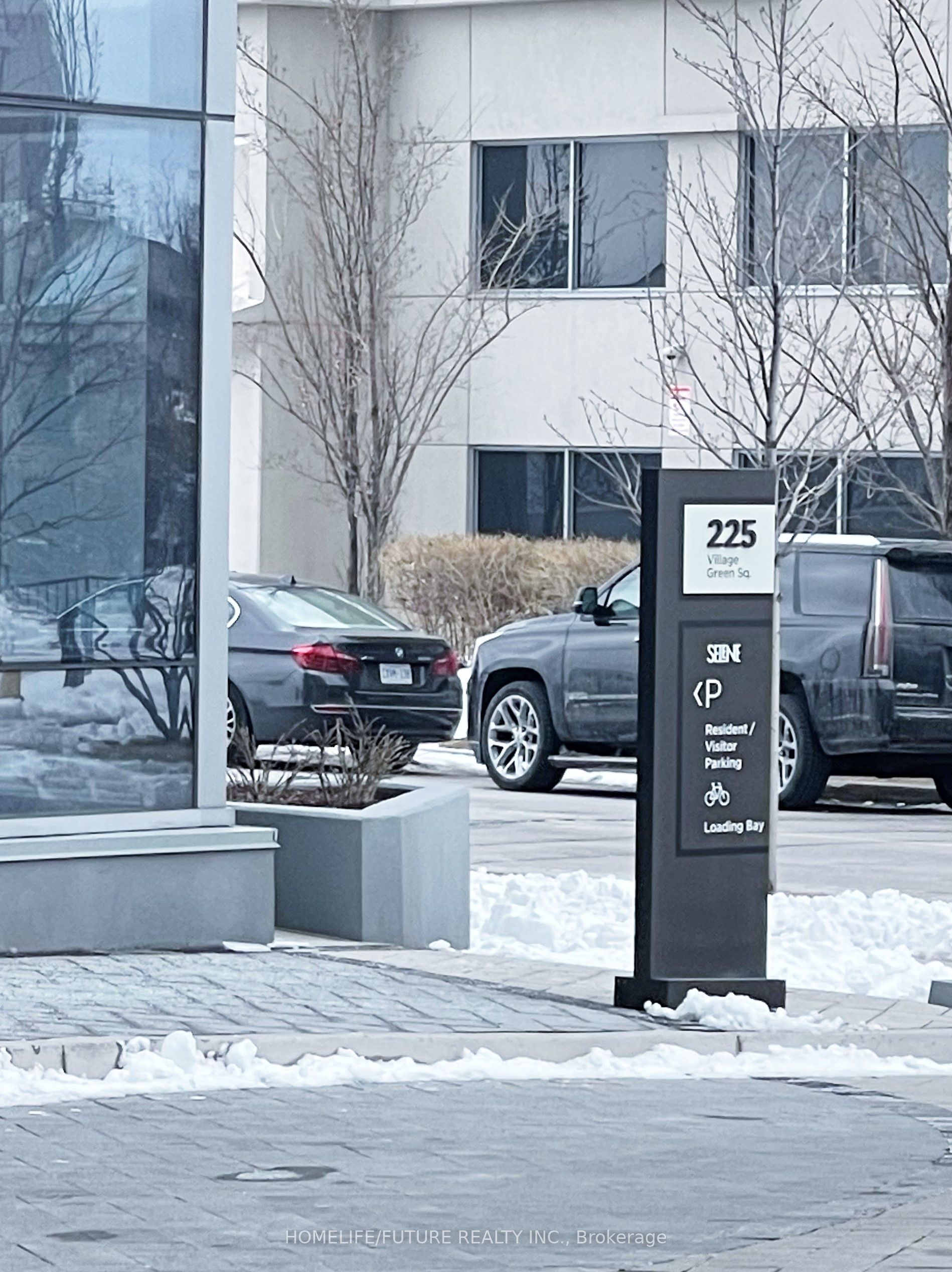 225 Village Green Square 2805, Toronto, ON M1S 0N4 photo 2