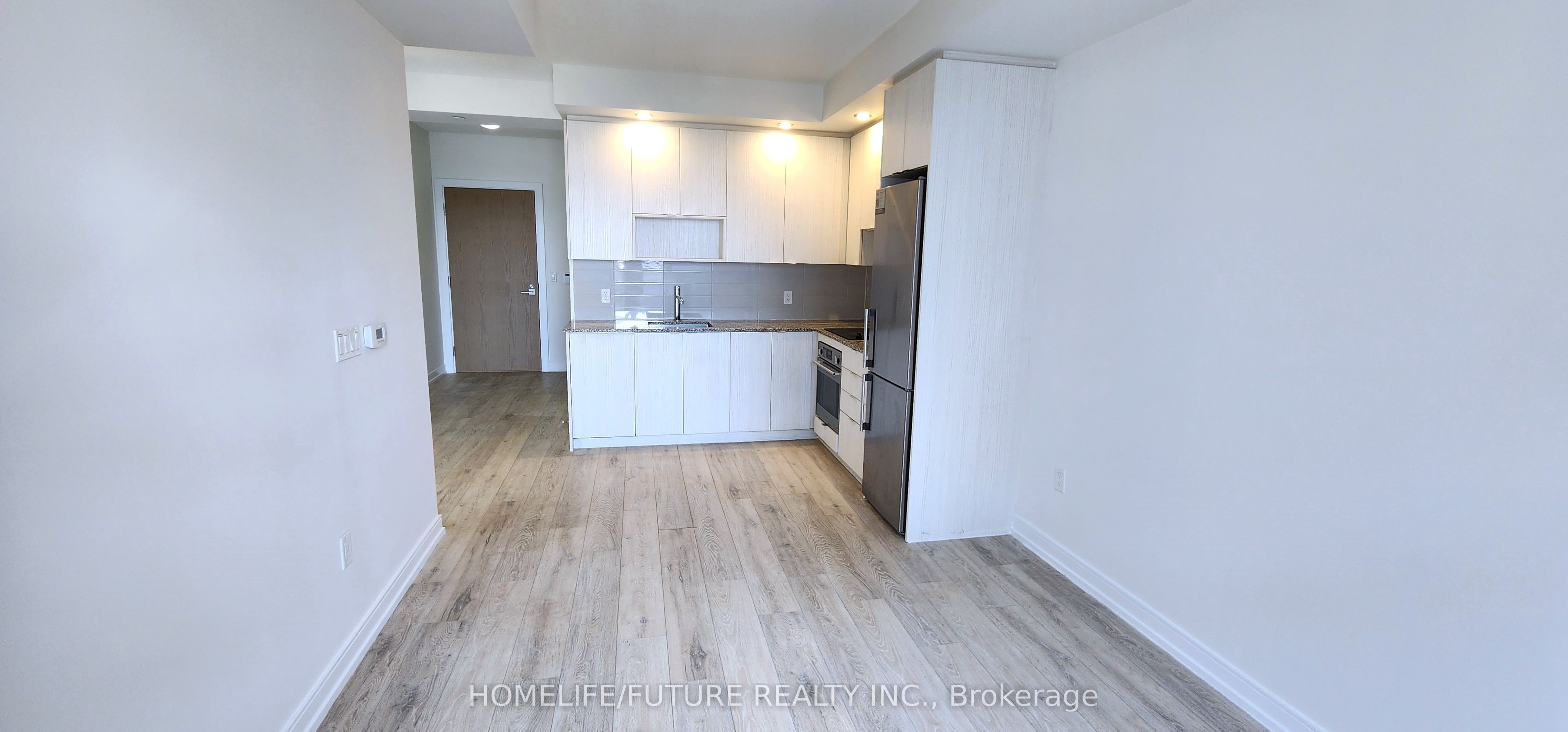 225 Village Green Square 2805, Toronto, ON M1S 0N4 photo 3