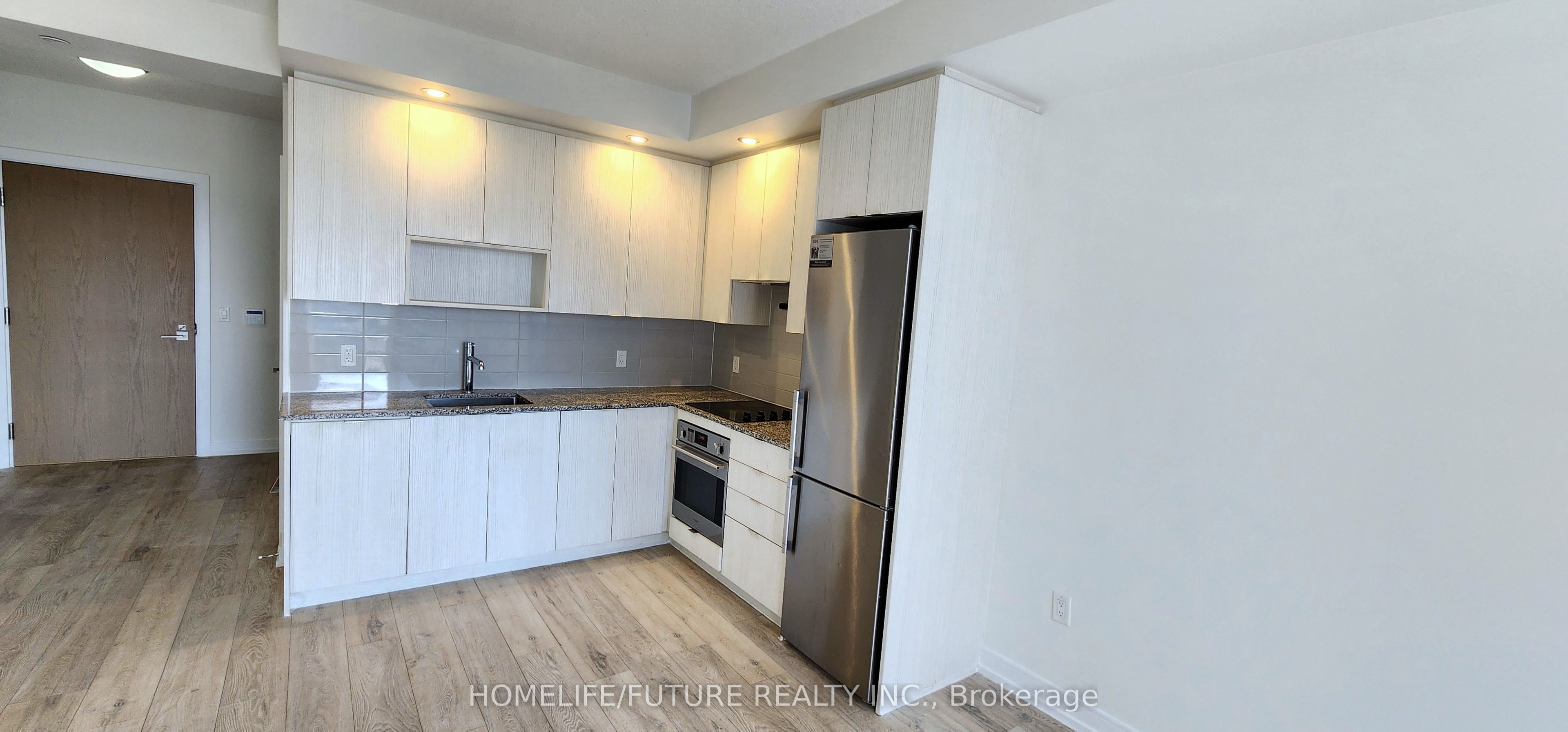 225 Village Green Square 2805, Toronto, ON M1S 0N4 photo 5