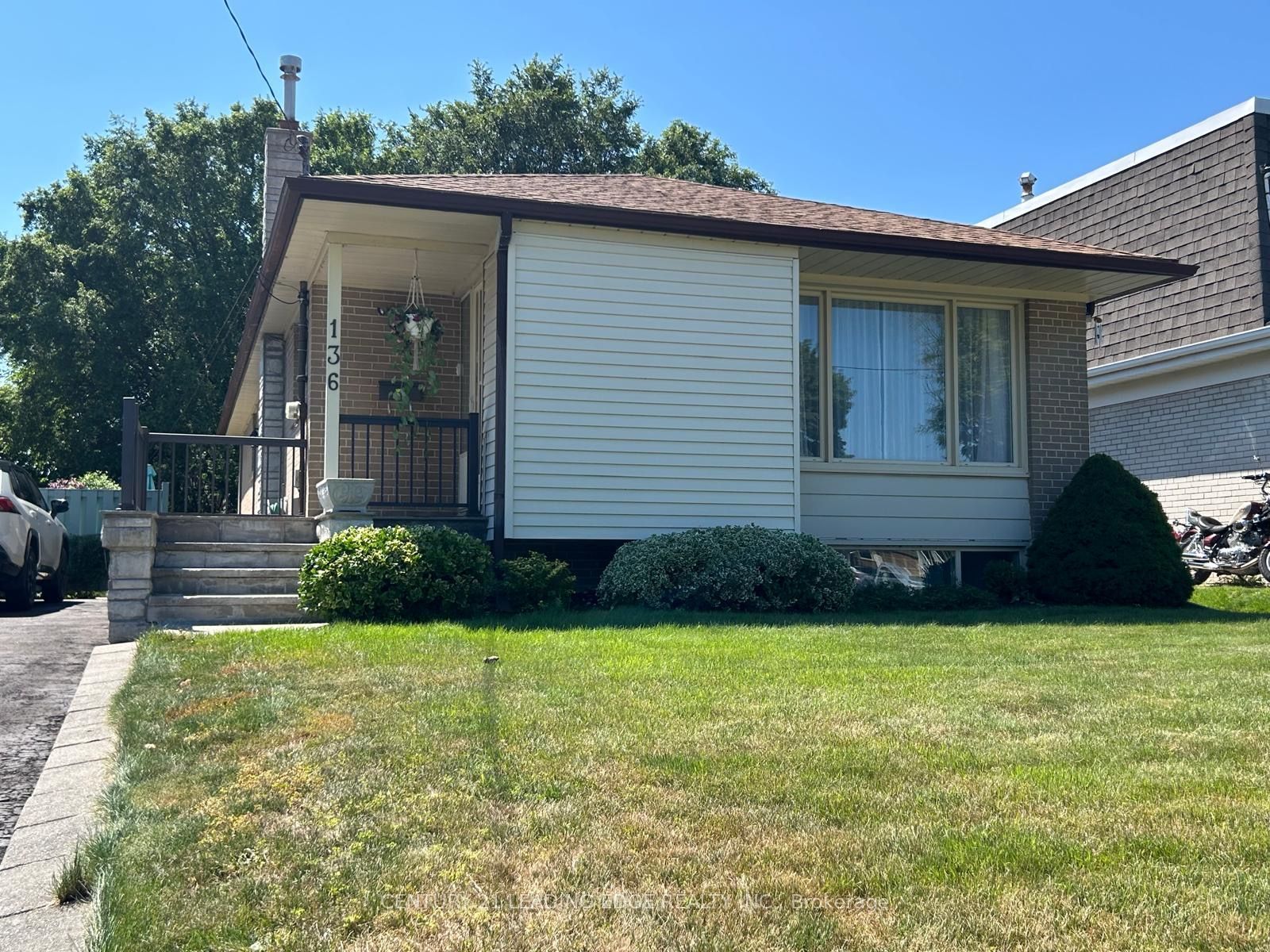 136 Morningside Avenue, Toronto, ON M1E 3C5