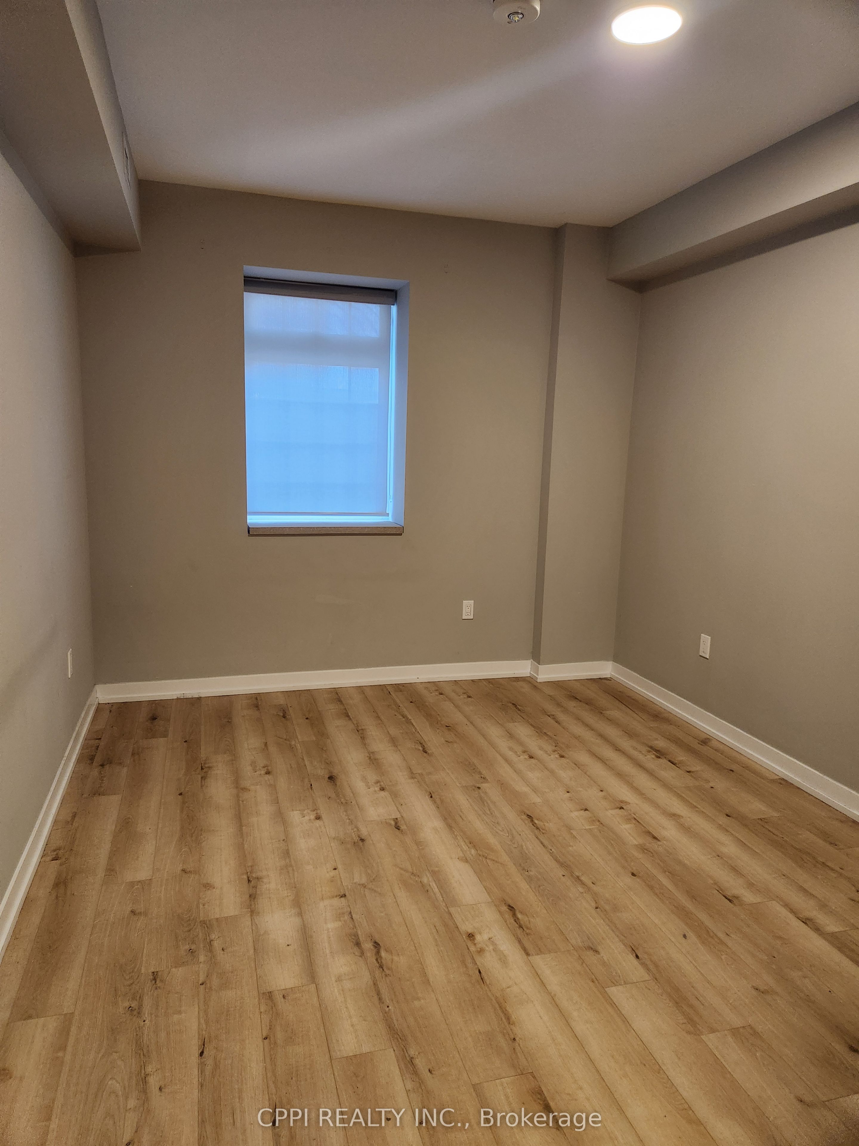 70 King Street E 216, Oshawa, ON L1H 0A2 photo 4