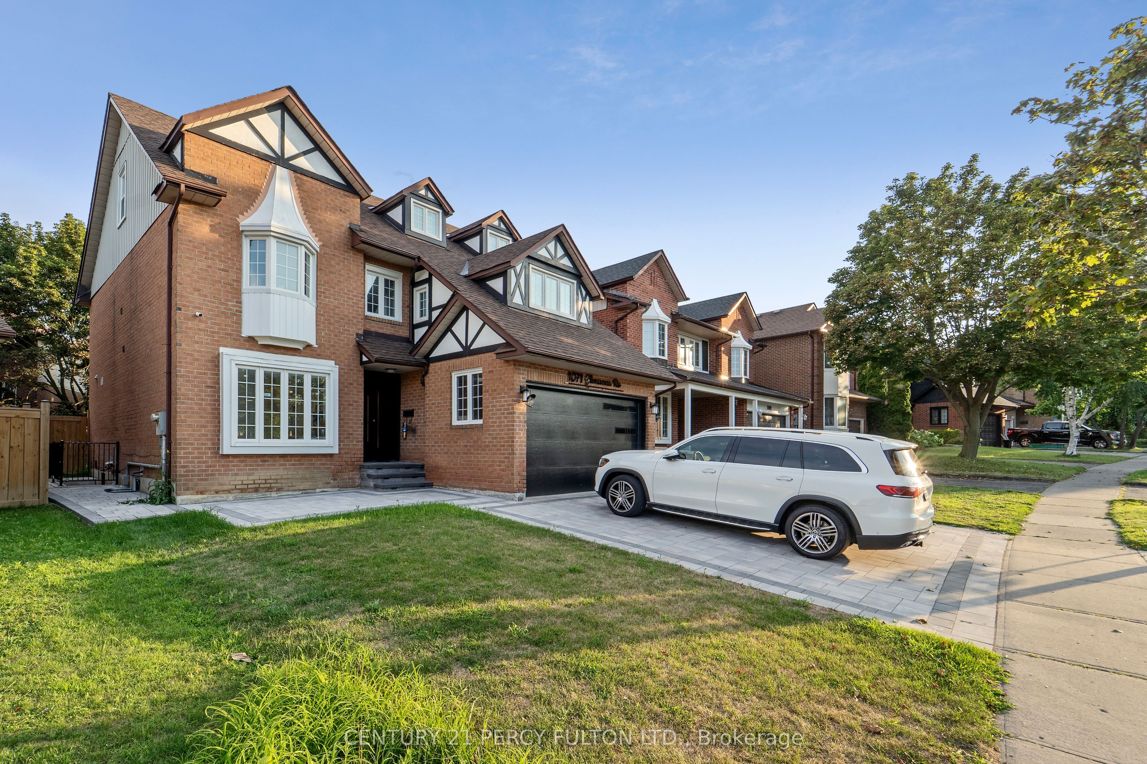 1071 Glenanna Road, Pickering, ON L1V 5E1