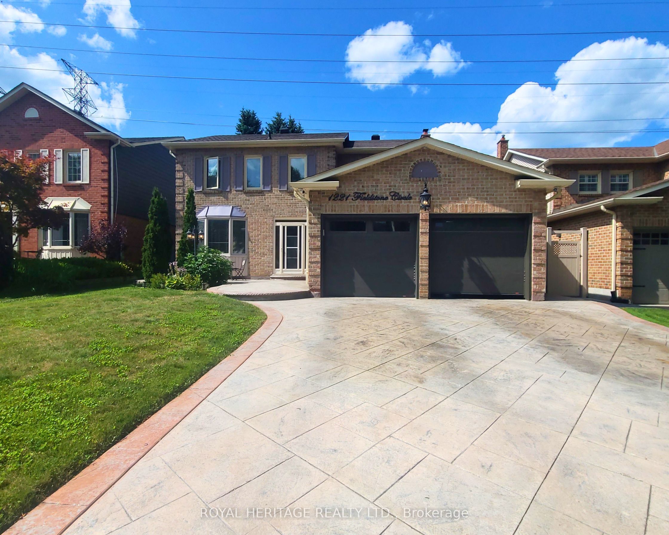 1221 Fieldstone Circle, Pickering, ON L1X 1B9