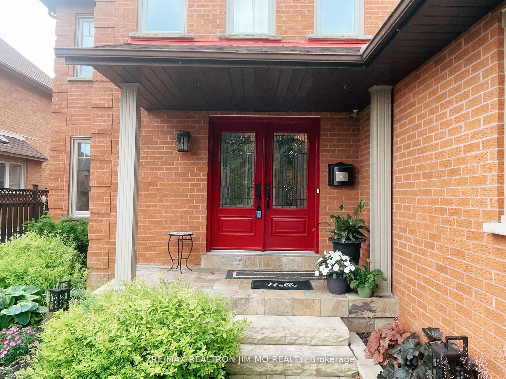 60 Silverbirch Place, Whitby, ON L1R 1X6 photo 2