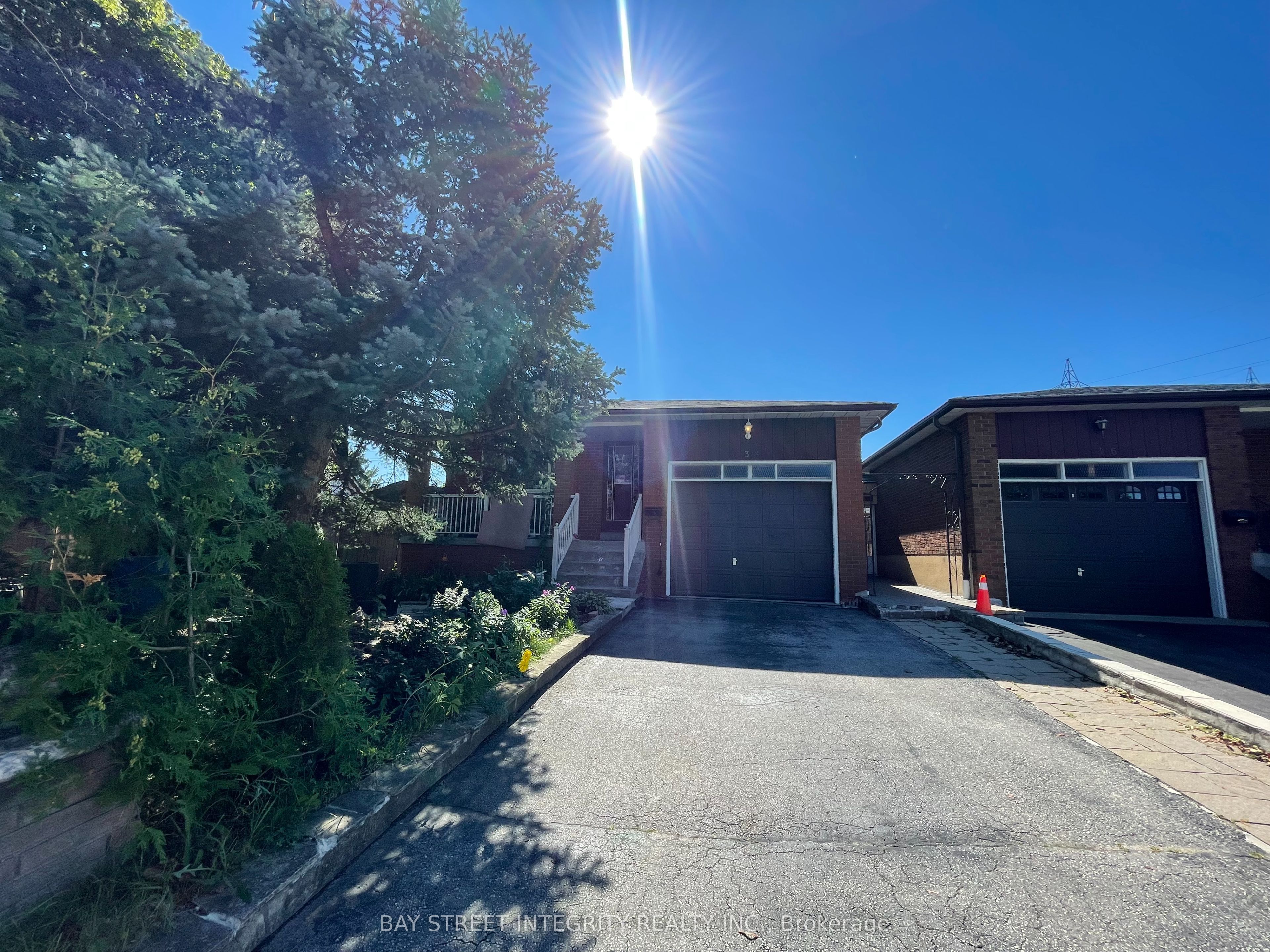 34 Iangrove Terrace, Toronto, ON M1W 2H2