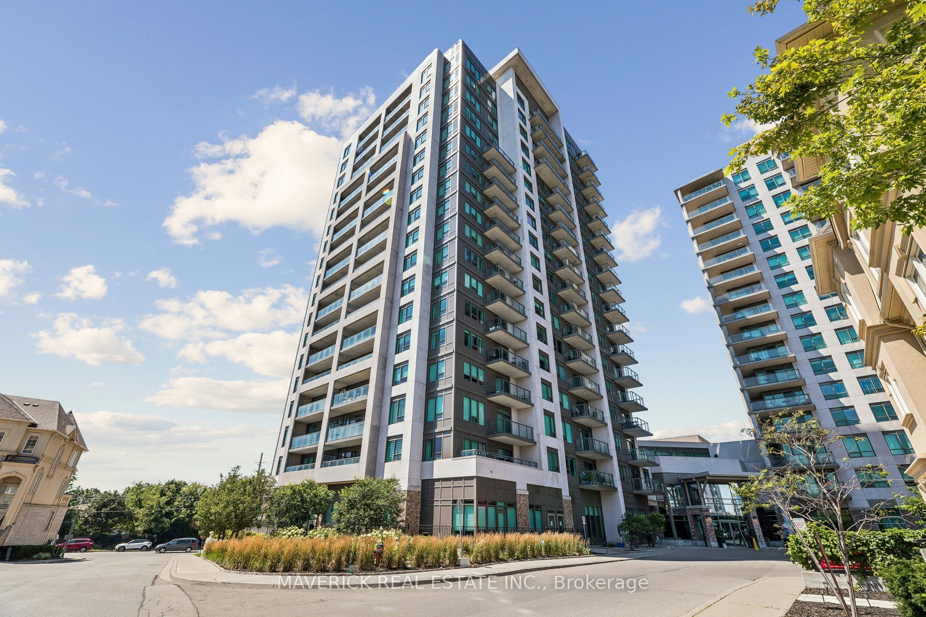 1215 Bayly Street 706, Pickering, ON L1W 0B4 photo 2