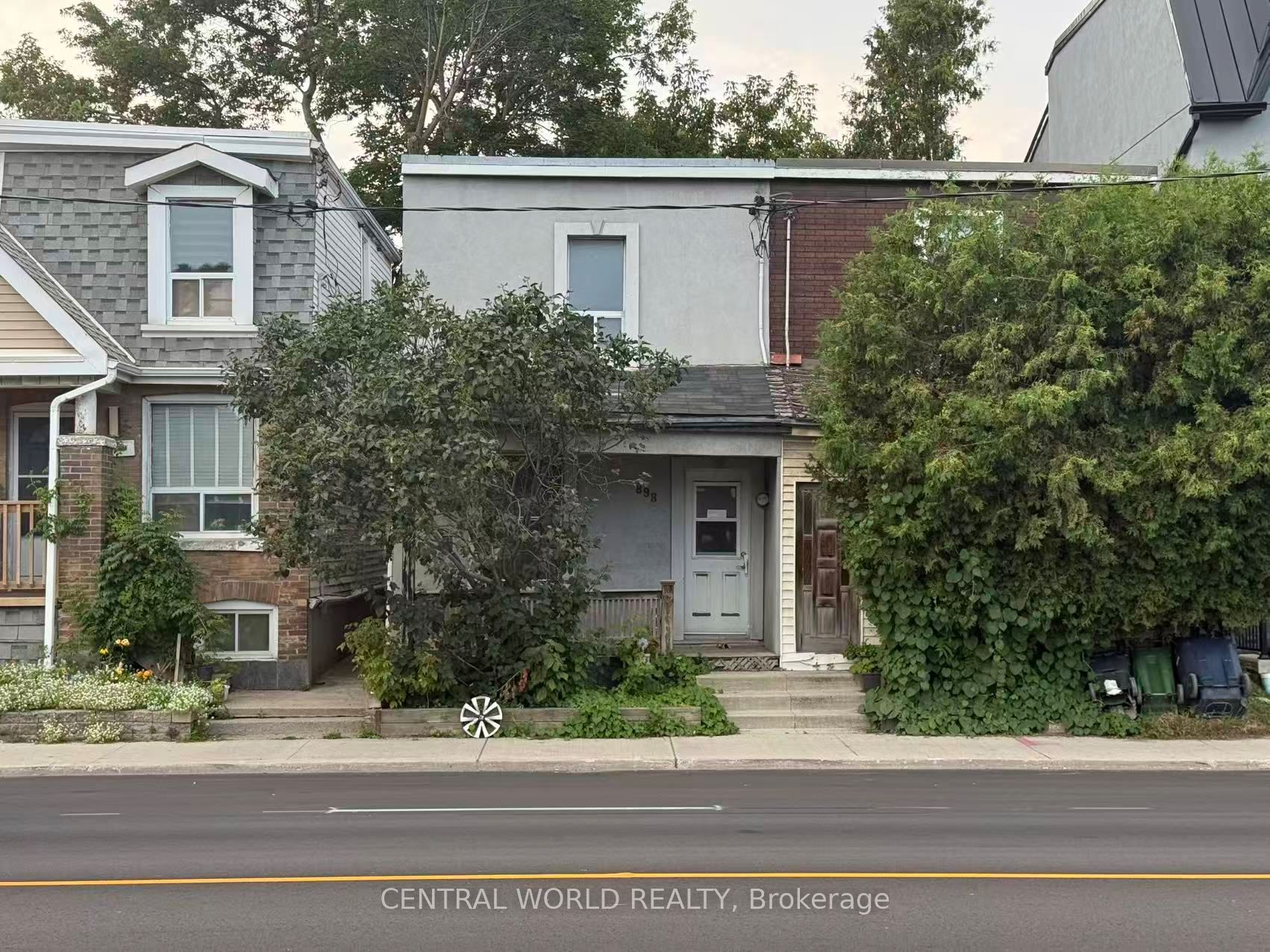 898 Eastern Avenue, Toronto, ON M4L 1A4